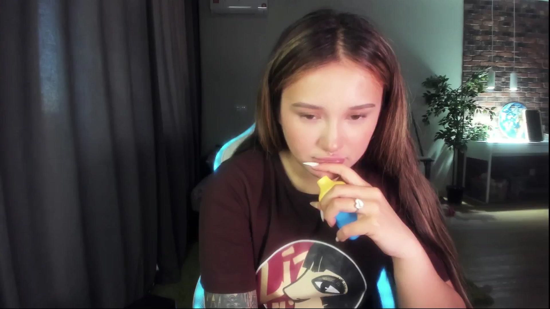 Gallery image thumbnail from Littlewetgirl's myfreecams stream on, 04/27/2024, 07:32 image 14 of 20