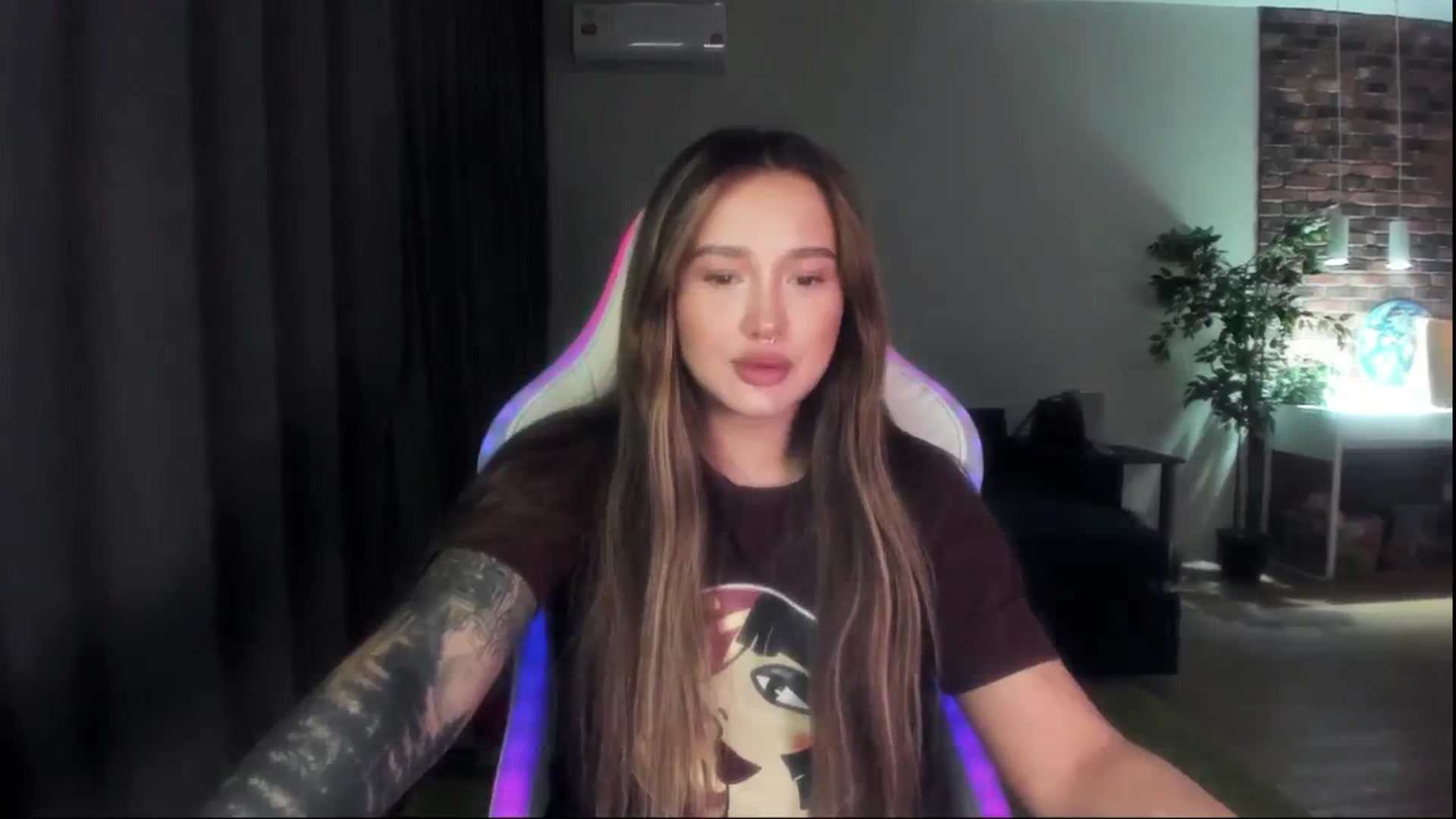 Gallery image thumbnail from Littlewetgirl's myfreecams stream on, 04/28/2024, 15:32 image 4 of 20
