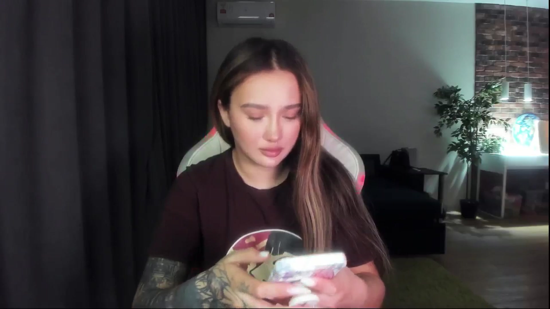 Gallery image thumbnail from Littlewetgirl's myfreecams stream on, 04/28/2024, 15:32 image 11 of 20