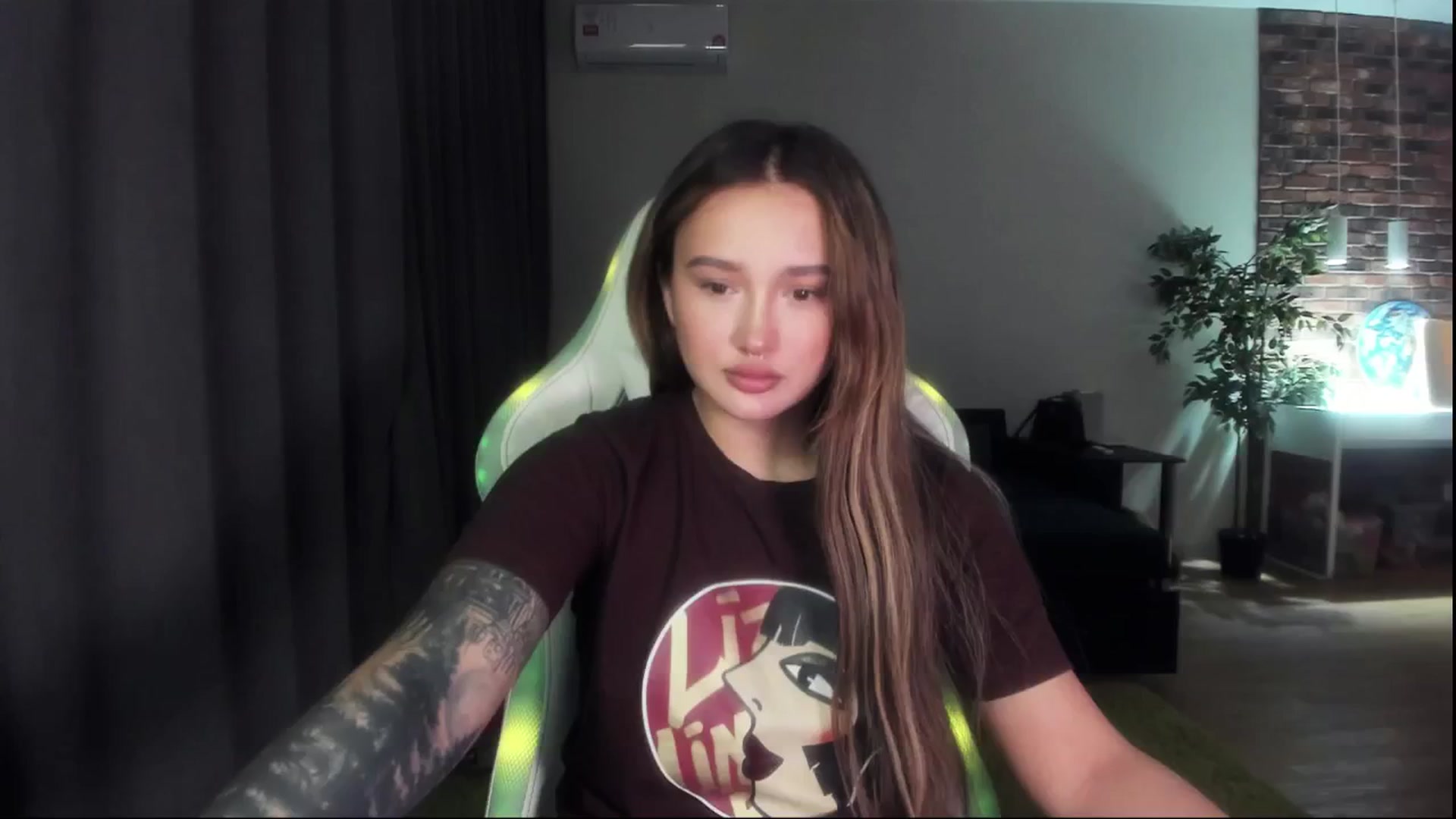 Gallery image thumbnail from Littlewetgirl's myfreecams stream on, 04/28/2024, 15:32 image 15 of 20