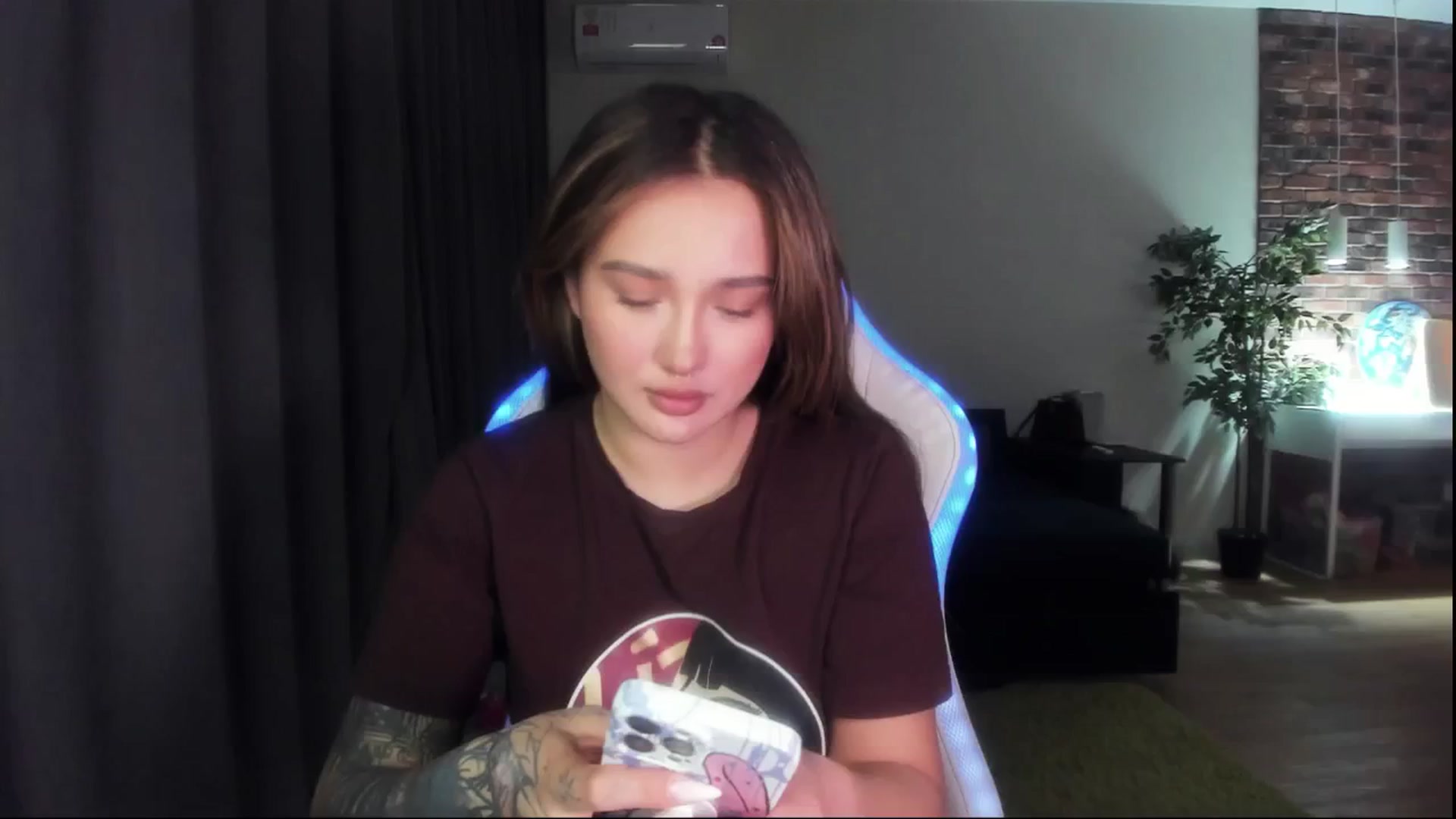Gallery image thumbnail from Littlewetgirl's myfreecams stream on, 04/28/2024, 15:32 image 8 of 20
