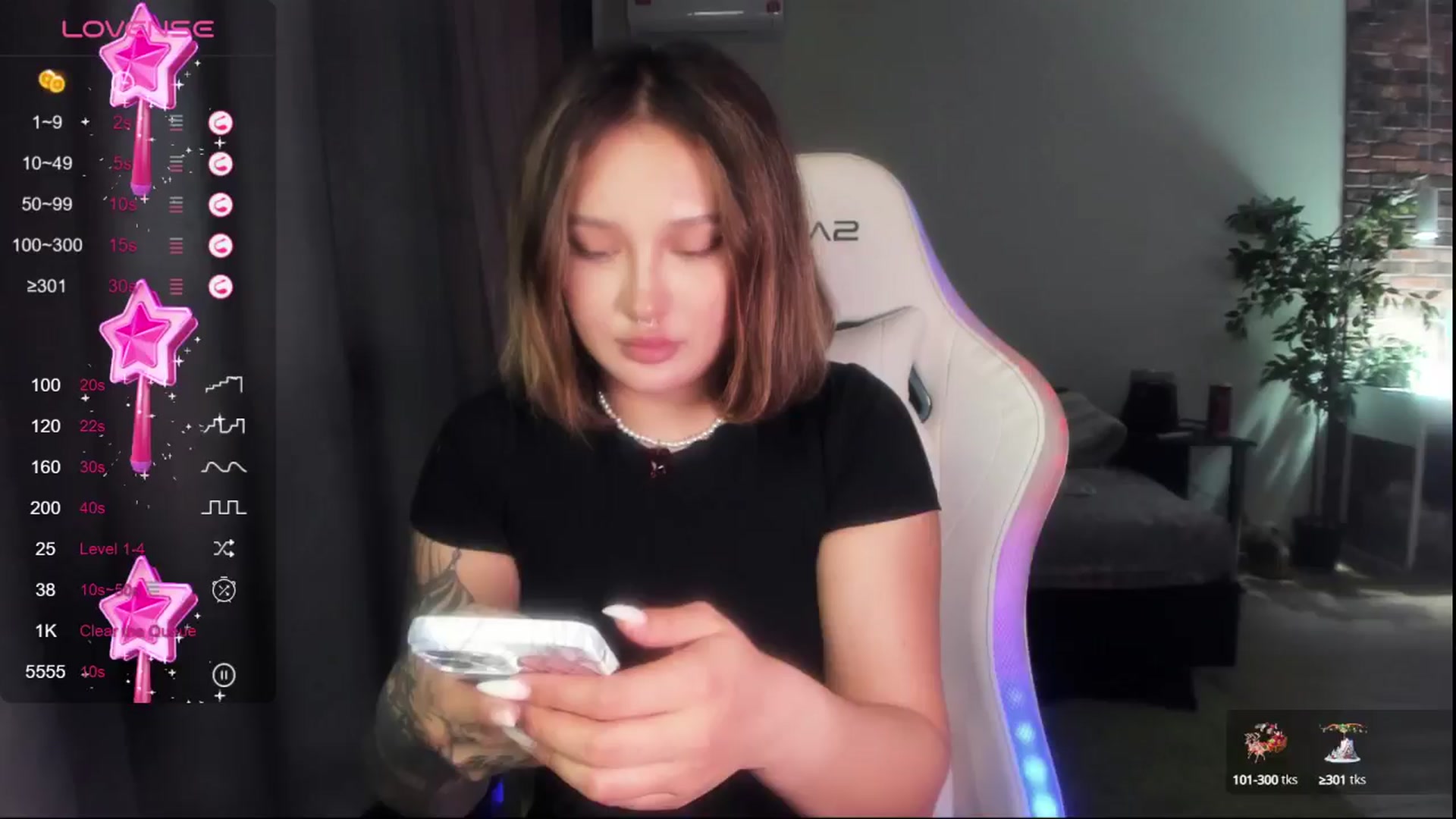Gallery image thumbnail from Littlewetgirl's myfreecams stream on, 04/30/2024, 12:31 image 6 of 20