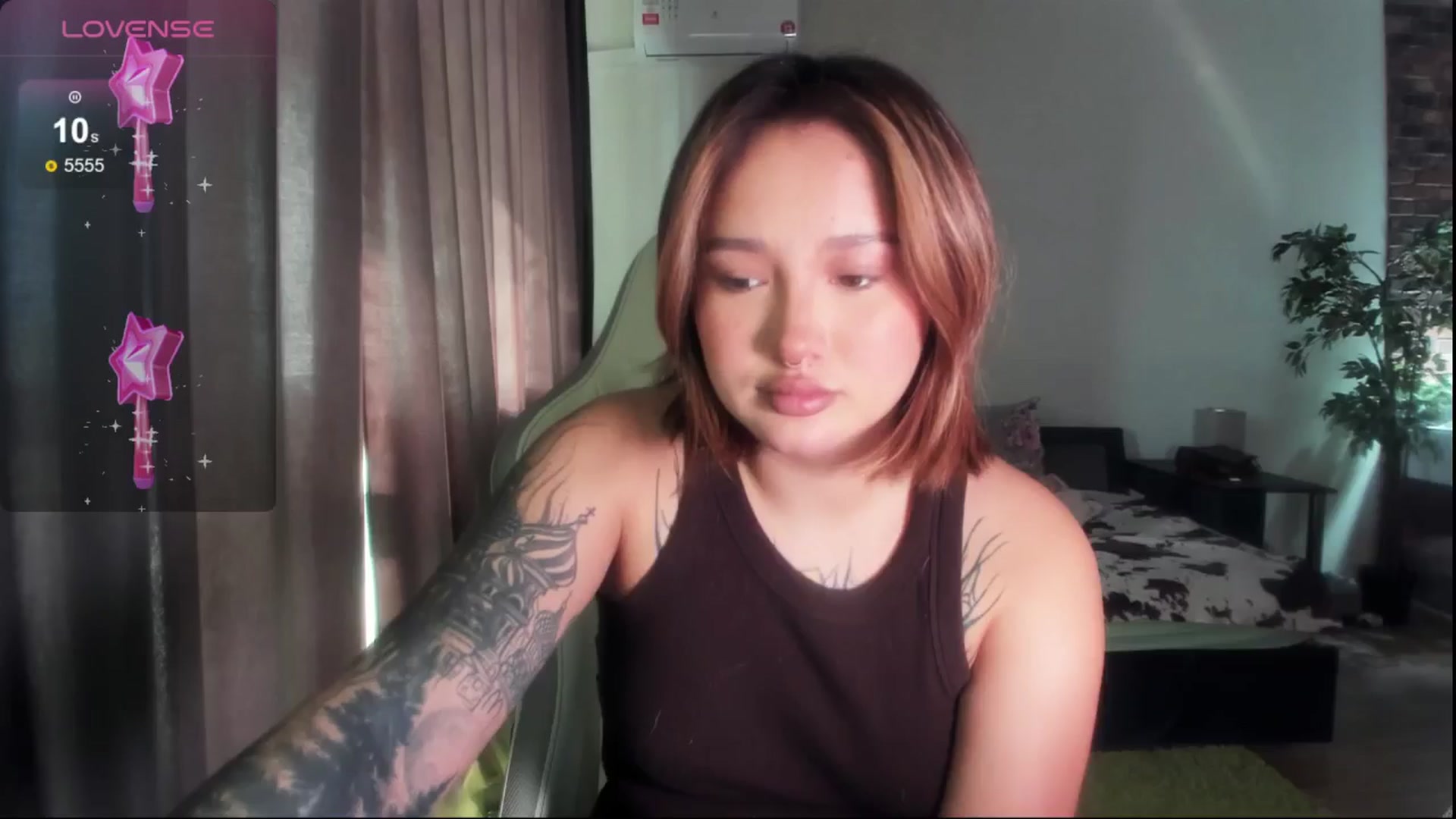 Gallery image thumbnail from Littlewetgirl's myfreecams stream on, 05/16/2024, 11:47 image 5 of 20