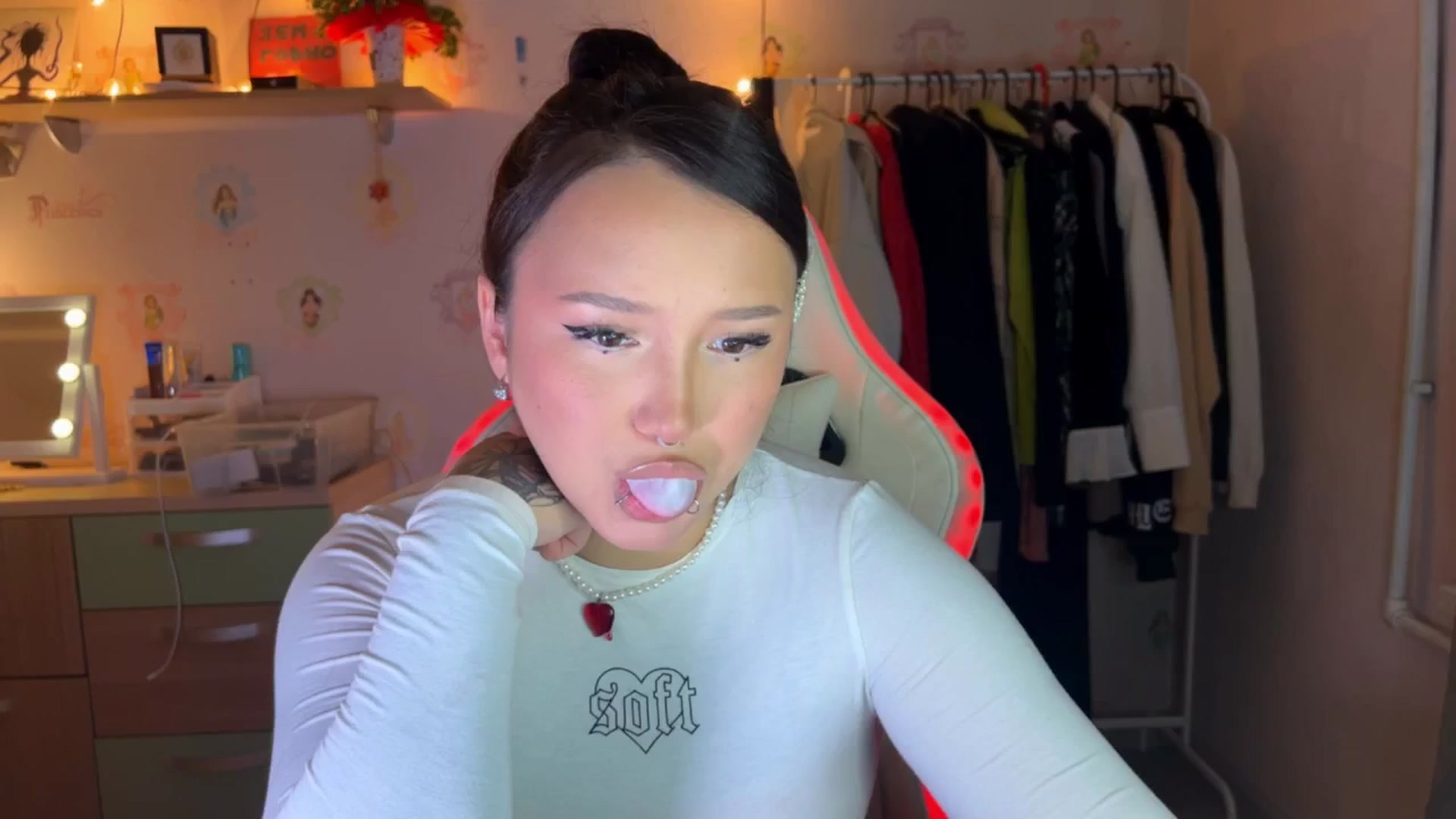 Gallery image thumbnail from Littlewetgirl's myfreecams stream on, 09/27/2024, 12:14 image 4 of 20