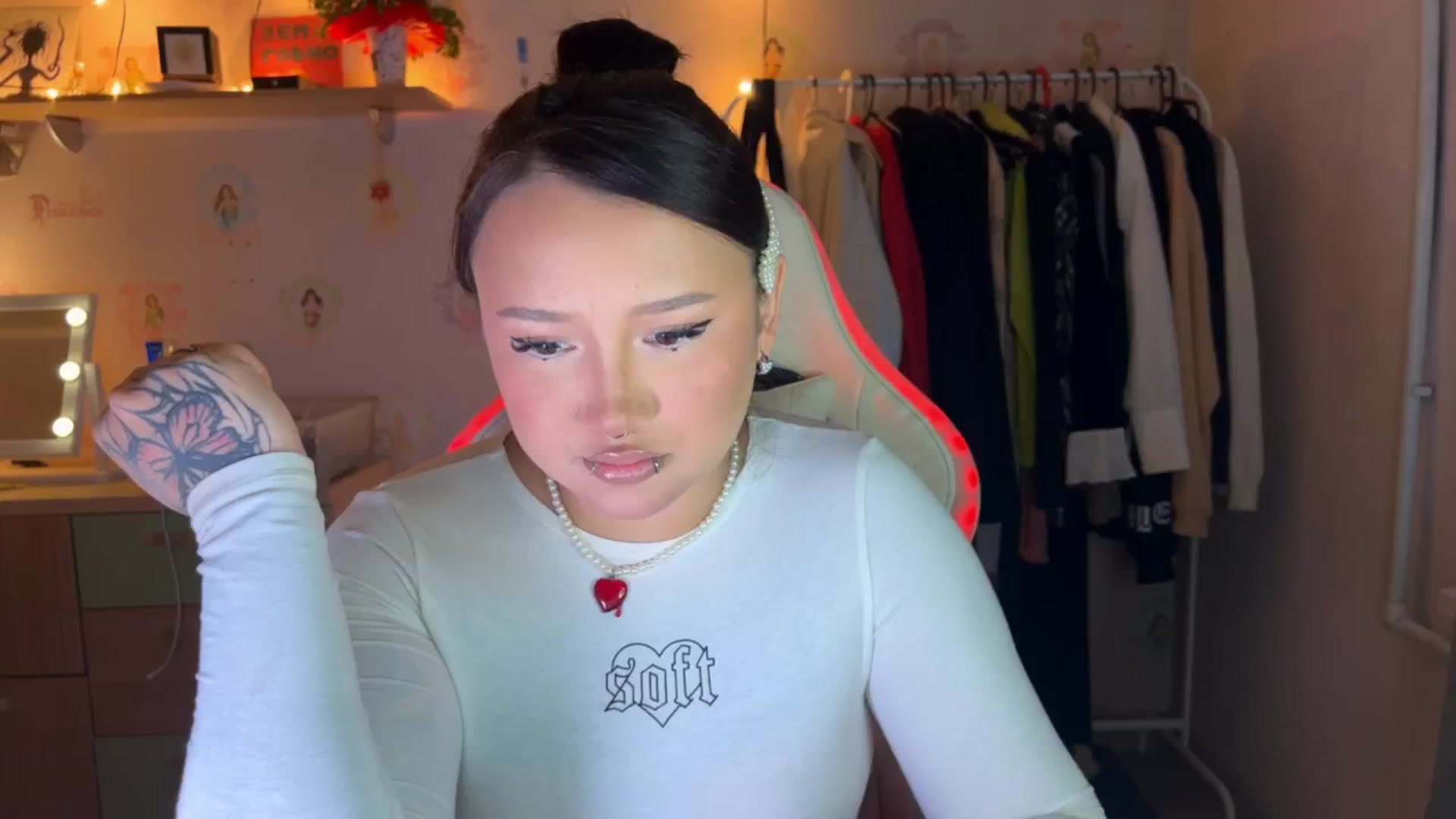 Gallery image thumbnail from Littlewetgirl's myfreecams stream on, 09/27/2024, 12:14 image 1 of 20