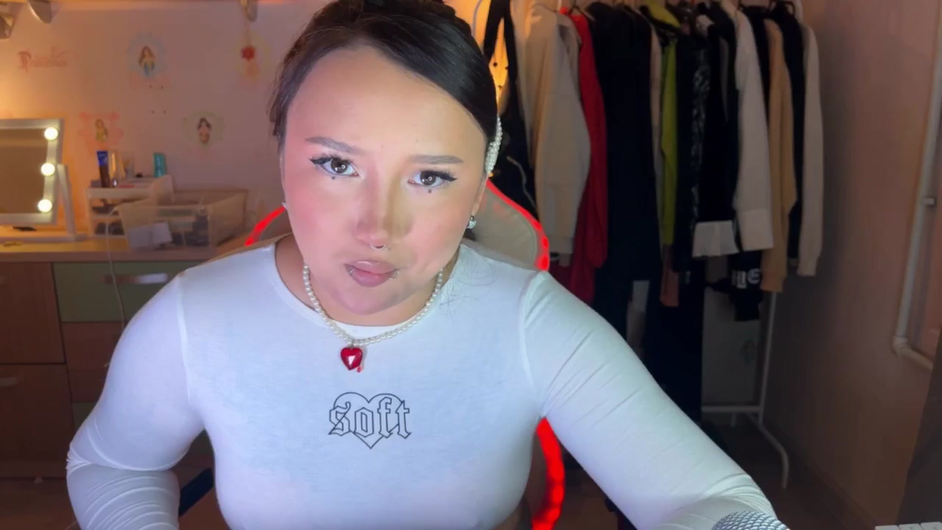 Gallery image thumbnail from Littlewetgirl's myfreecams stream on, 09/27/2024, 12:14 image 17 of 20
