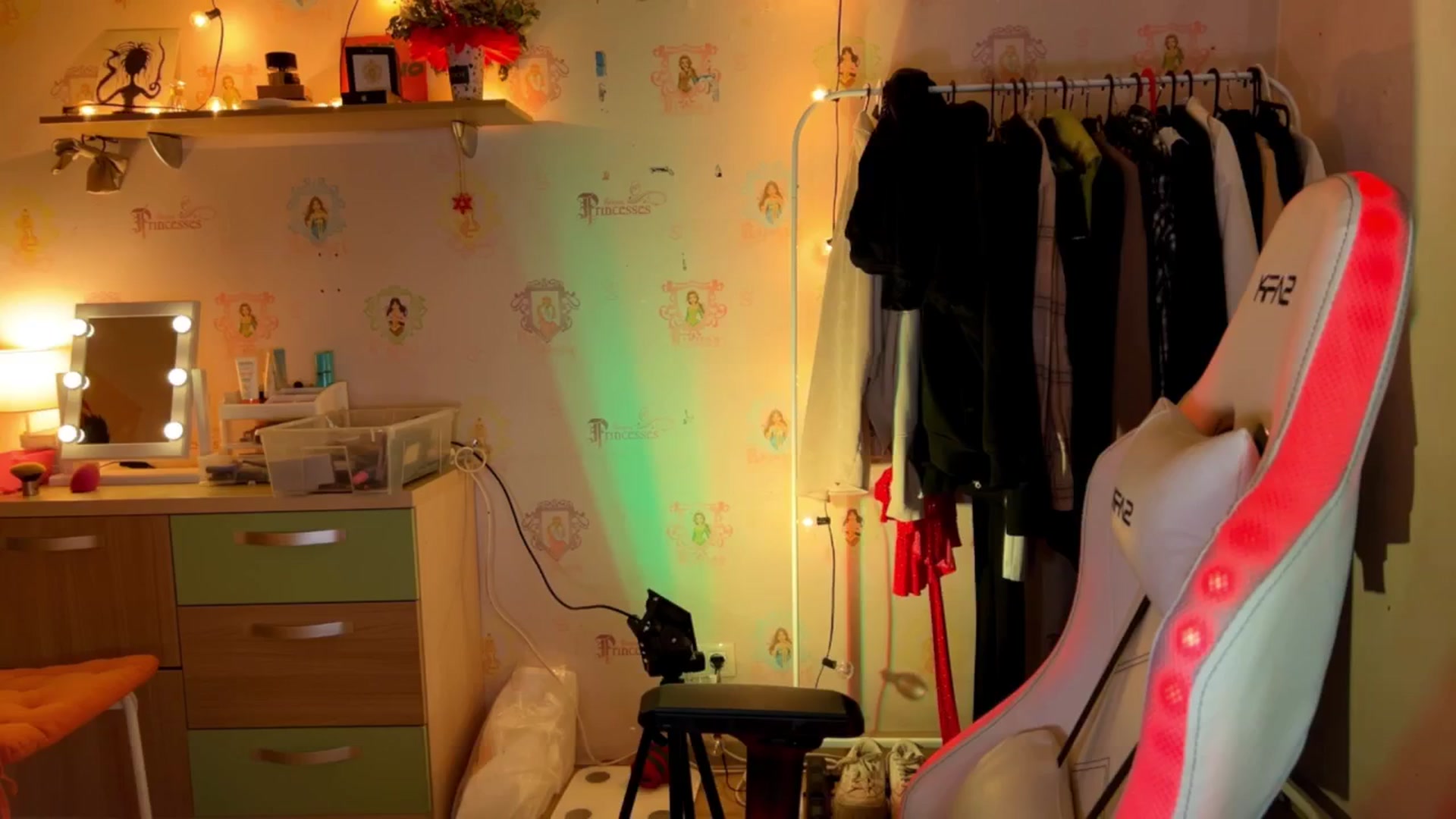 Gallery image thumbnail from Littlewetgirl's myfreecams stream on, 10/01/2024, 14:44 image 4 of 20