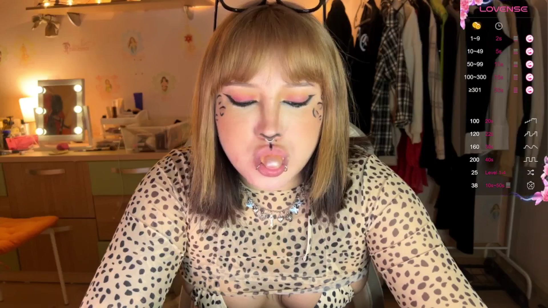 Gallery image thumbnail from Littlewetgirl's myfreecams stream on, 10/30/2024, 11:48 image 16 of 20