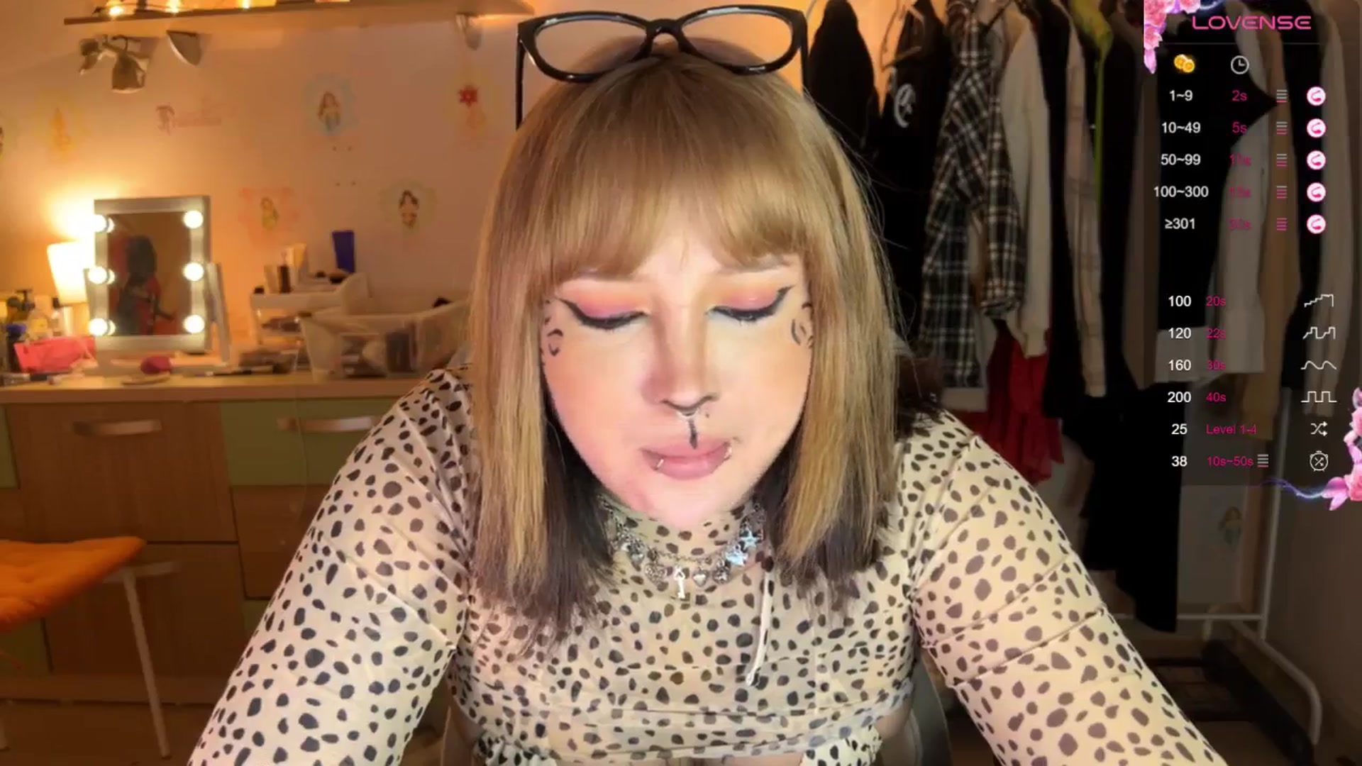 Gallery image thumbnail from Littlewetgirl's myfreecams stream on, 10/30/2024, 11:48 image 19 of 20
