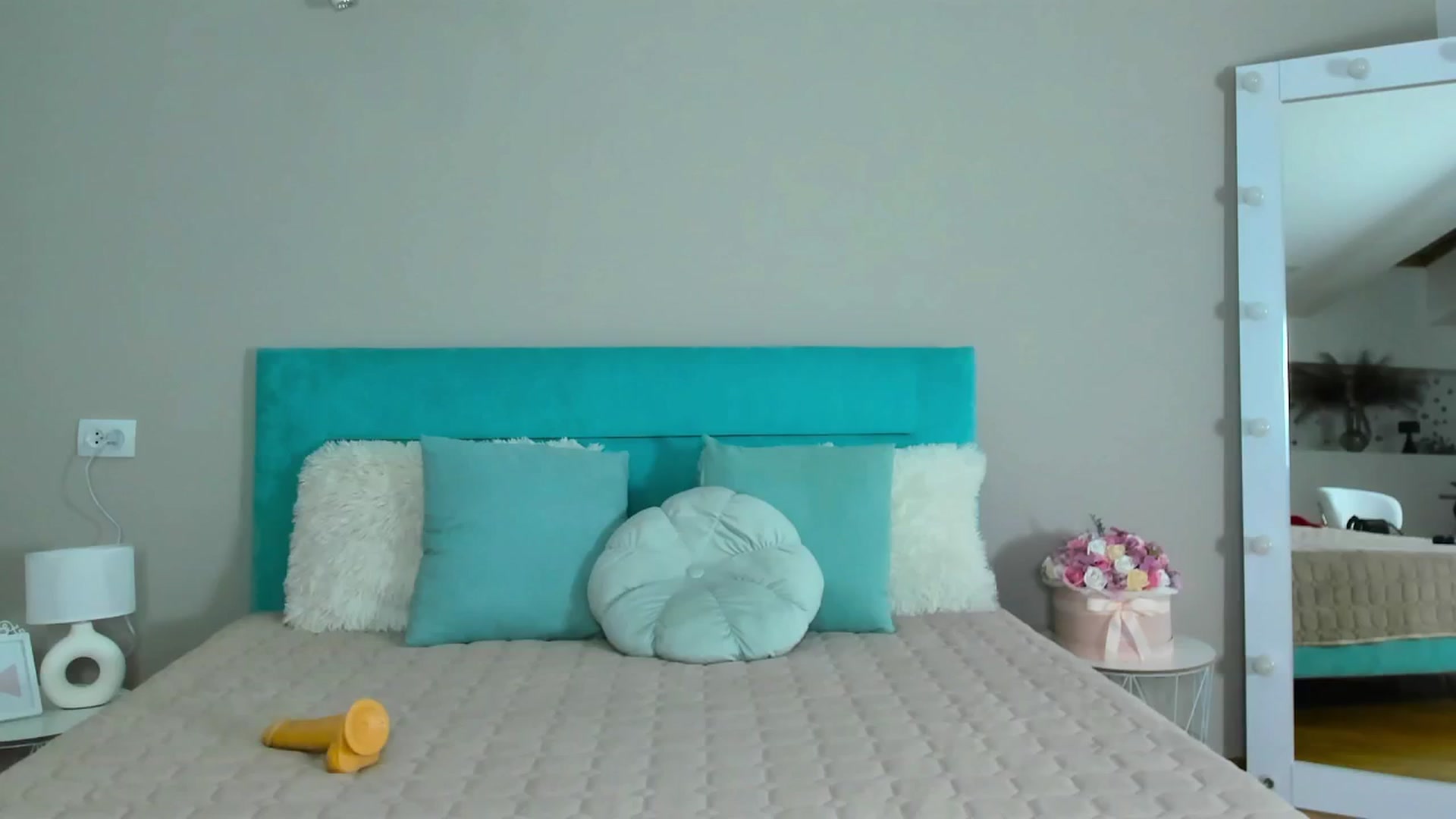 Gallery image thumbnail from Litttle_angel's myfreecams stream on, 08/15/2025, 14:53 image 16 of 20
