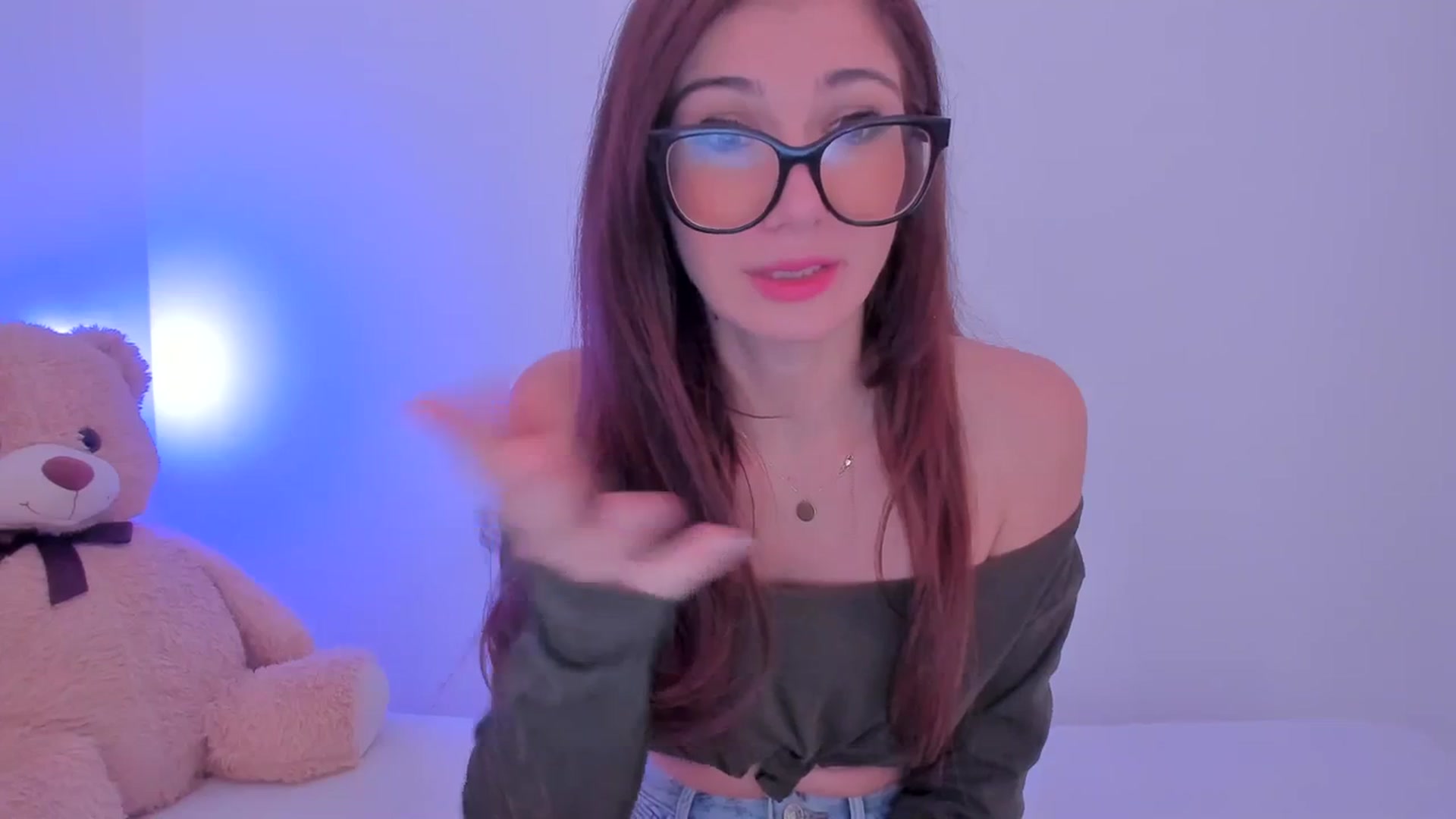 Gallery image thumbnail from LivM_'s myfreecams stream on, 11/28/2023, 08:35 image 3 of 20