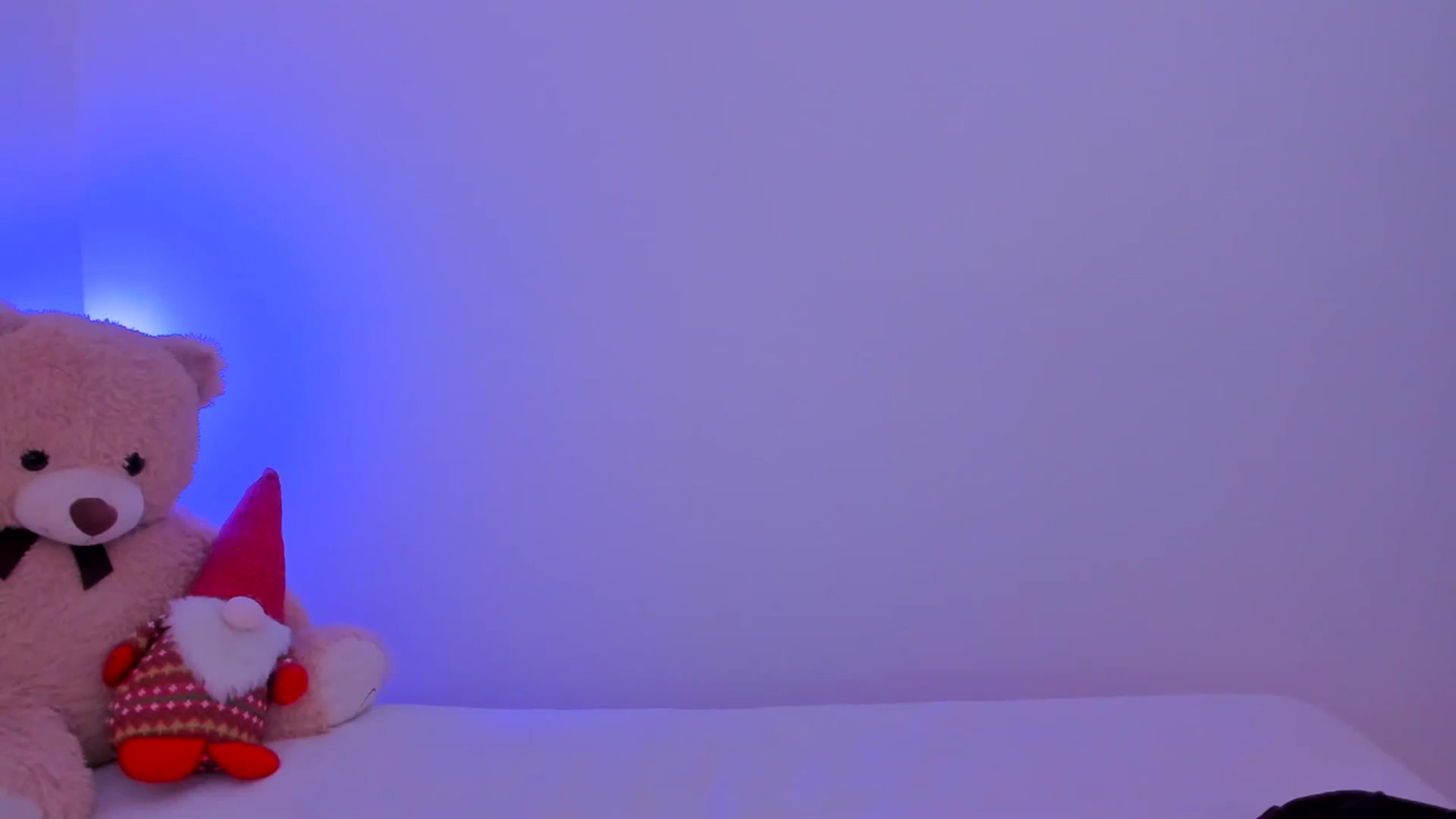 Gallery image thumbnail from LivM_'s myfreecams stream on, 12/06/2023, 09:01 image 8 of 20