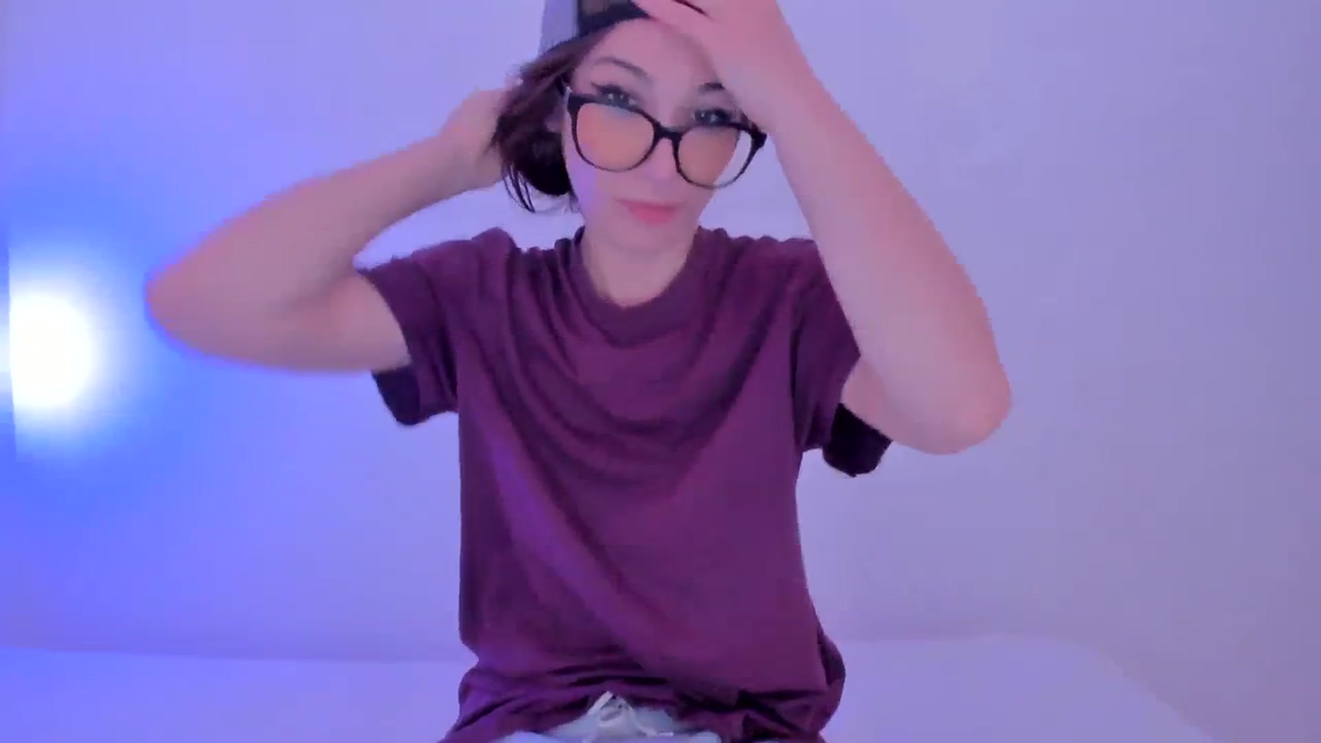Gallery image thumbnail from LivM_'s myfreecams stream on, 12/08/2023, 09:15 image 4 of 20