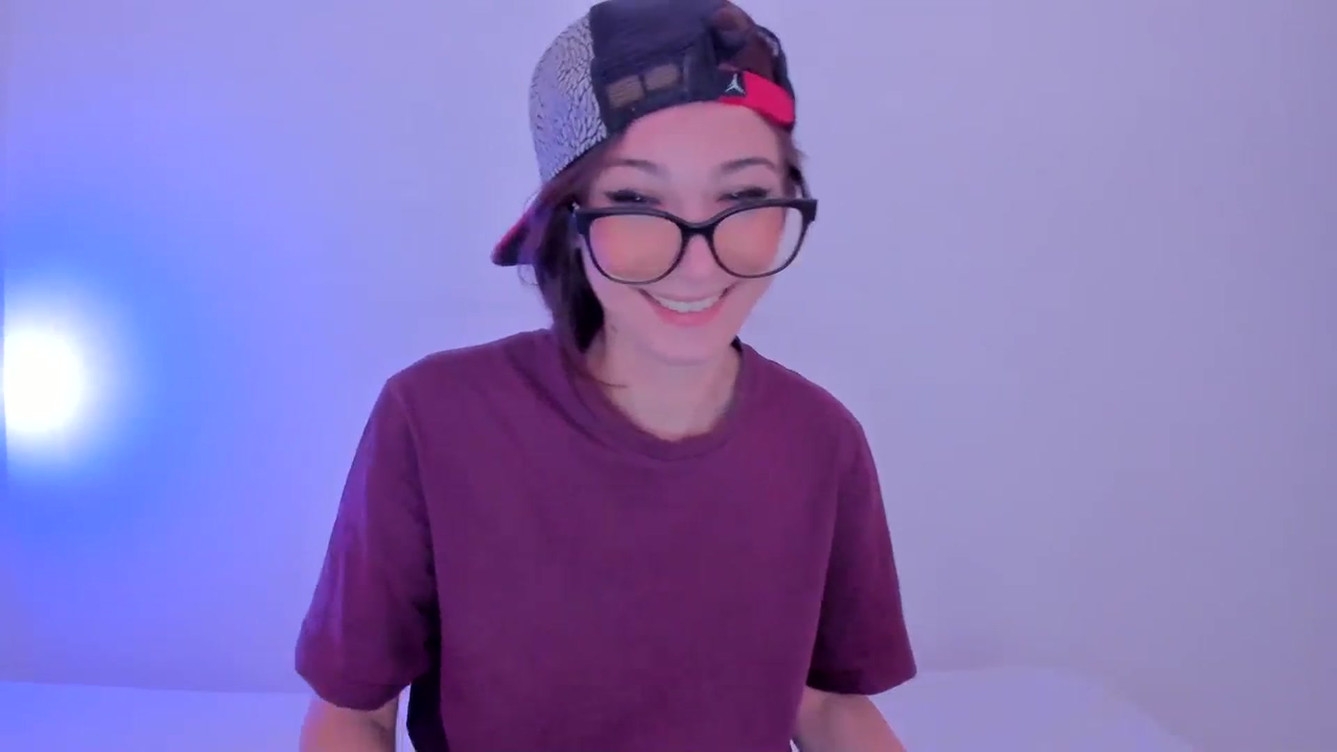 Gallery image thumbnail from LivM_'s myfreecams stream on, 12/08/2023, 09:15 image 6 of 20