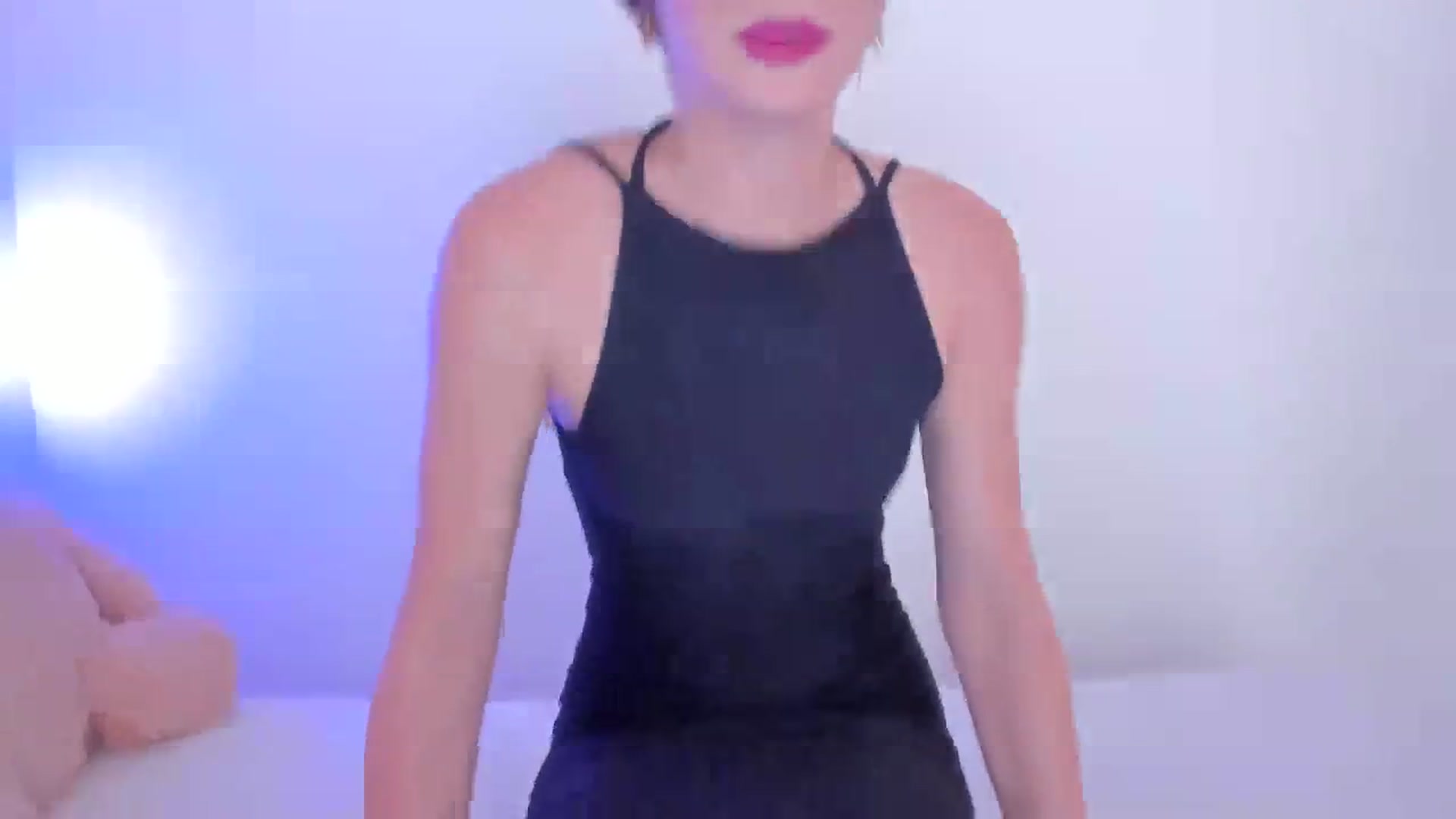 Gallery image thumbnail from LivM_'s myfreecams stream on, 12/09/2023, 09:42 image 16 of 20