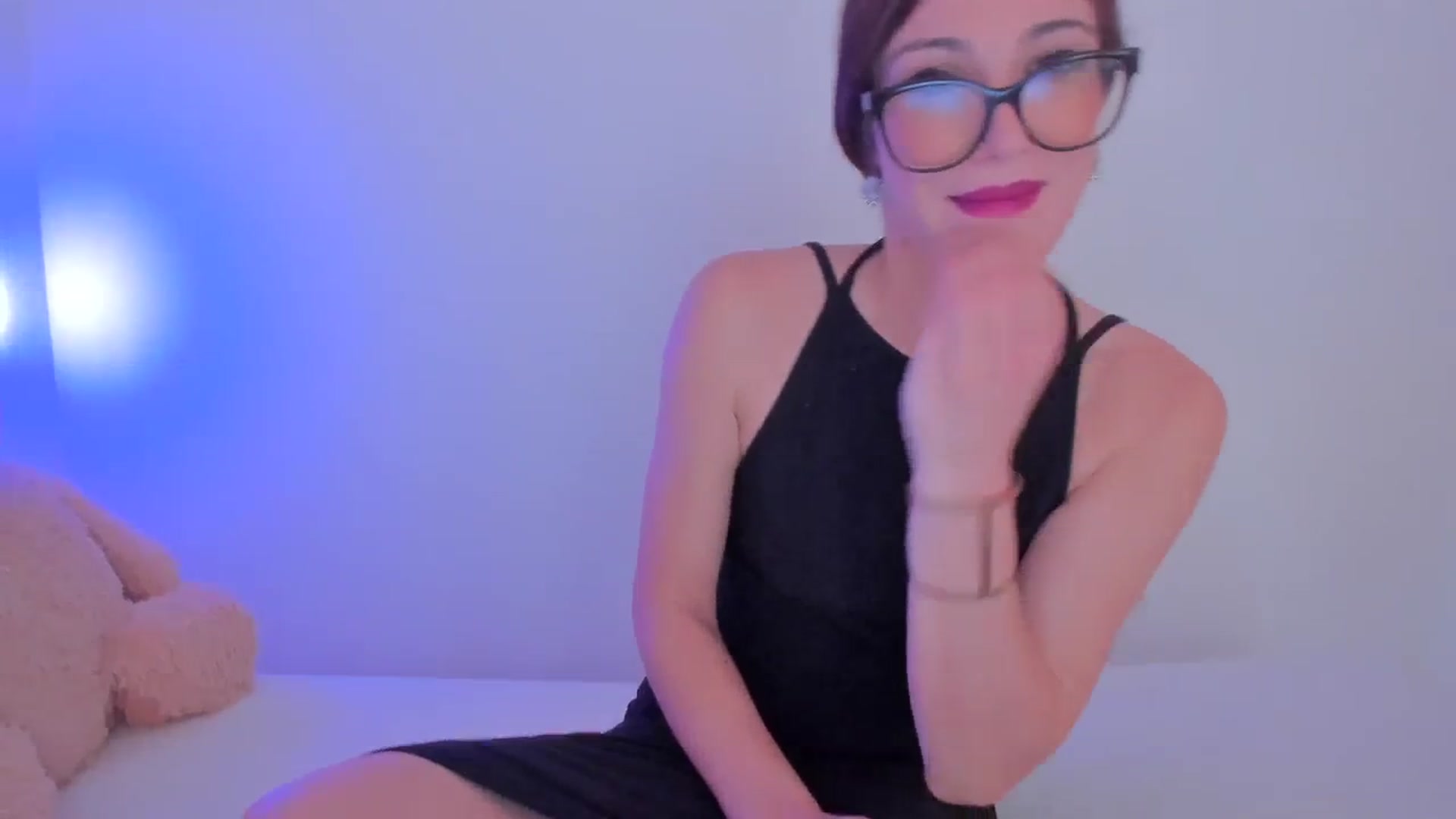 Gallery image thumbnail from LivM_'s myfreecams stream on, 12/09/2023, 09:42 image 18 of 20