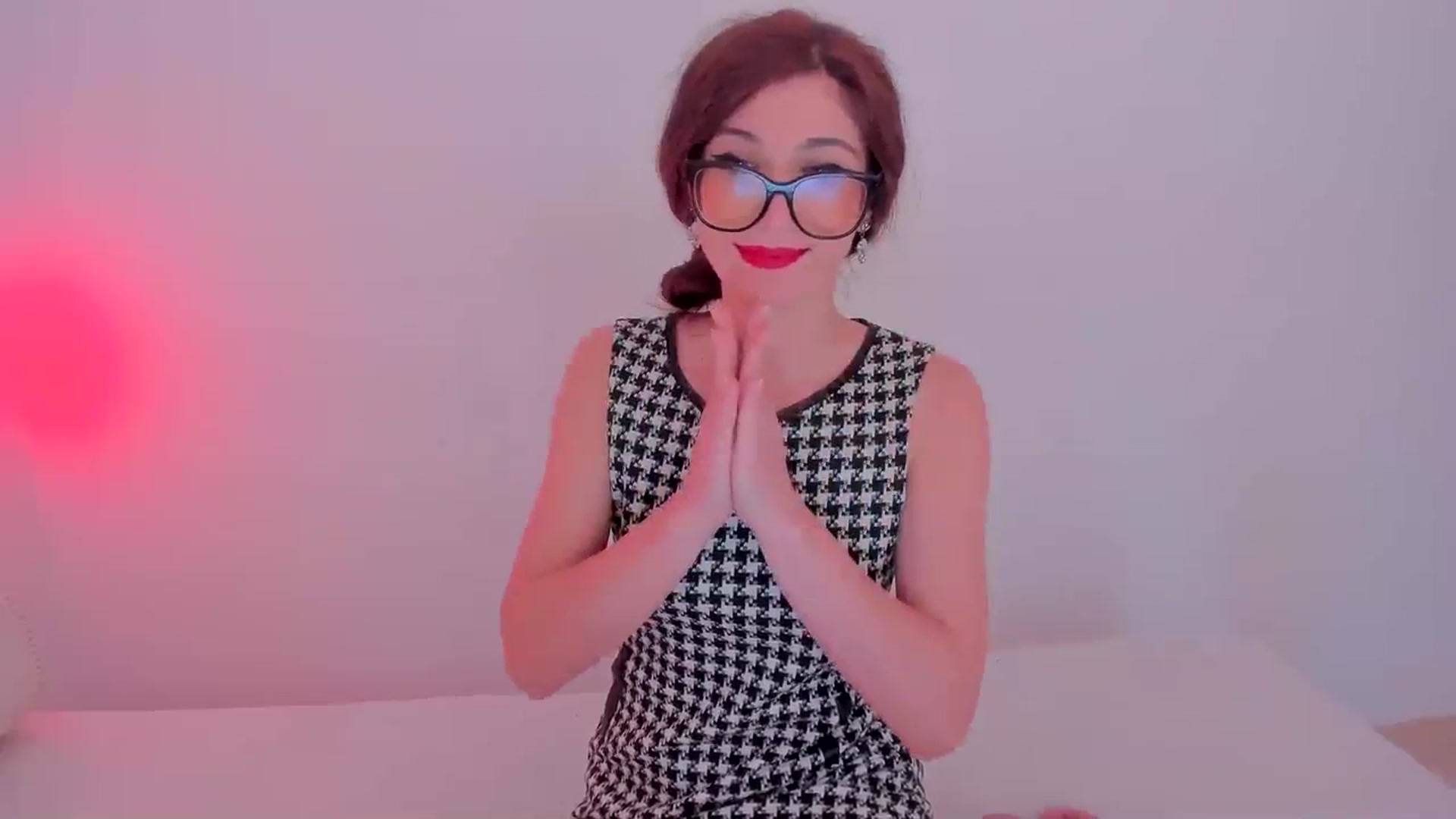 Gallery image thumbnail from LivM_'s myfreecams stream on, 12/10/2023, 09:40 image 19 of 20