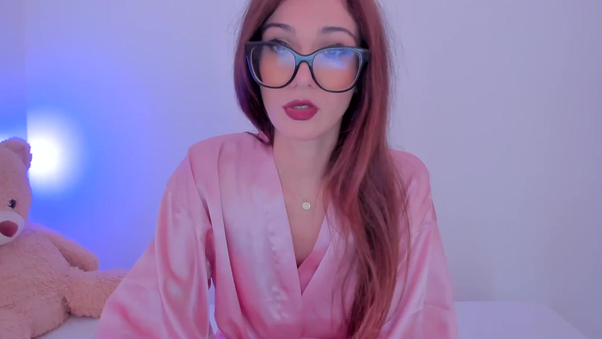 Gallery image thumbnail from LivM_'s myfreecams stream on, 12/15/2023, 08:54 image 6 of 20