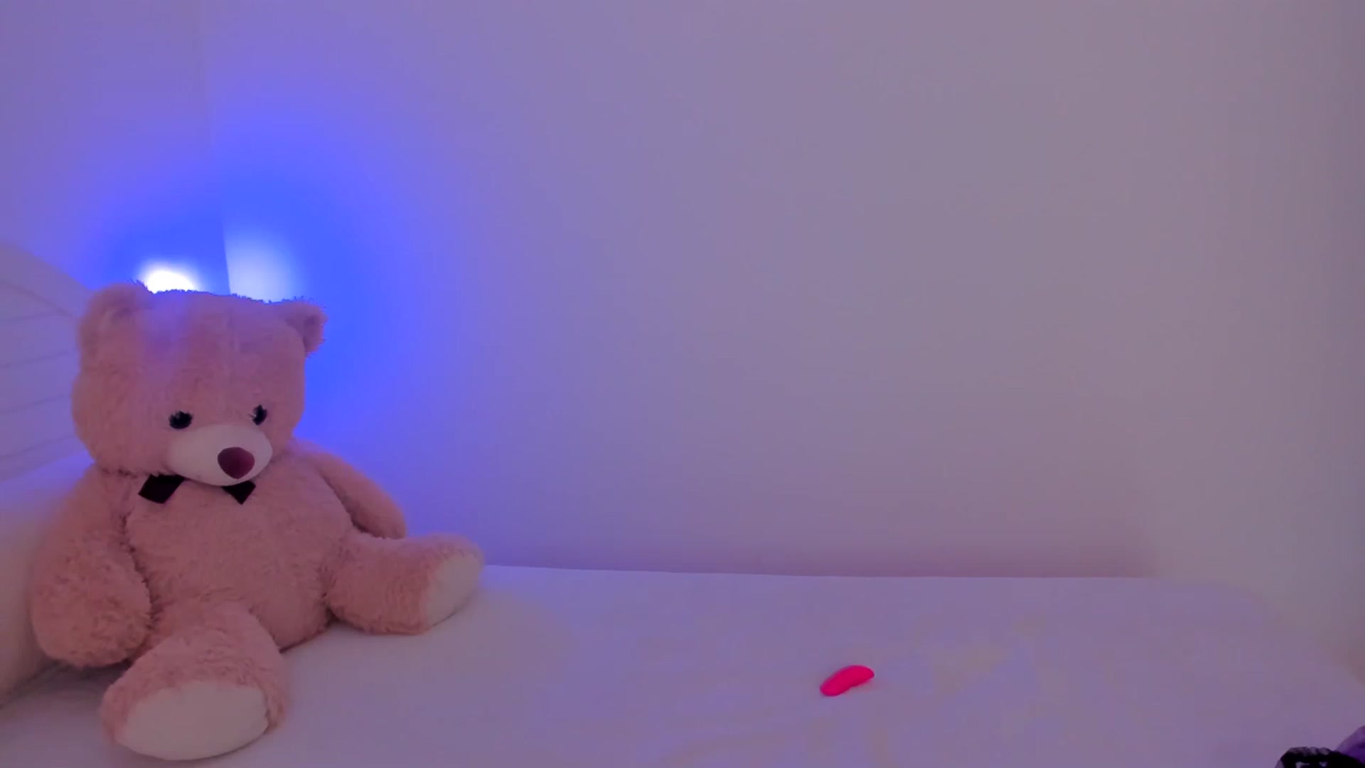 Gallery image thumbnail from LivM_'s myfreecams stream on, 12/28/2023, 10:09 image 15 of 20