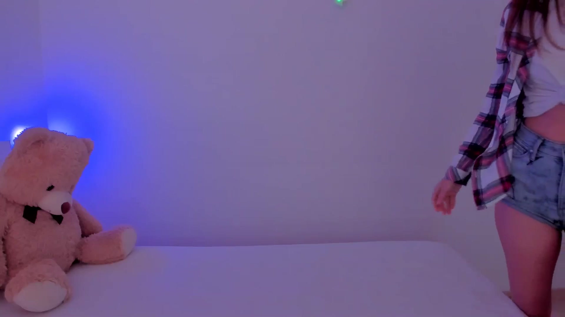 Gallery image thumbnail from LivM_'s myfreecams stream on, 12/29/2023, 09:25 image 13 of 20