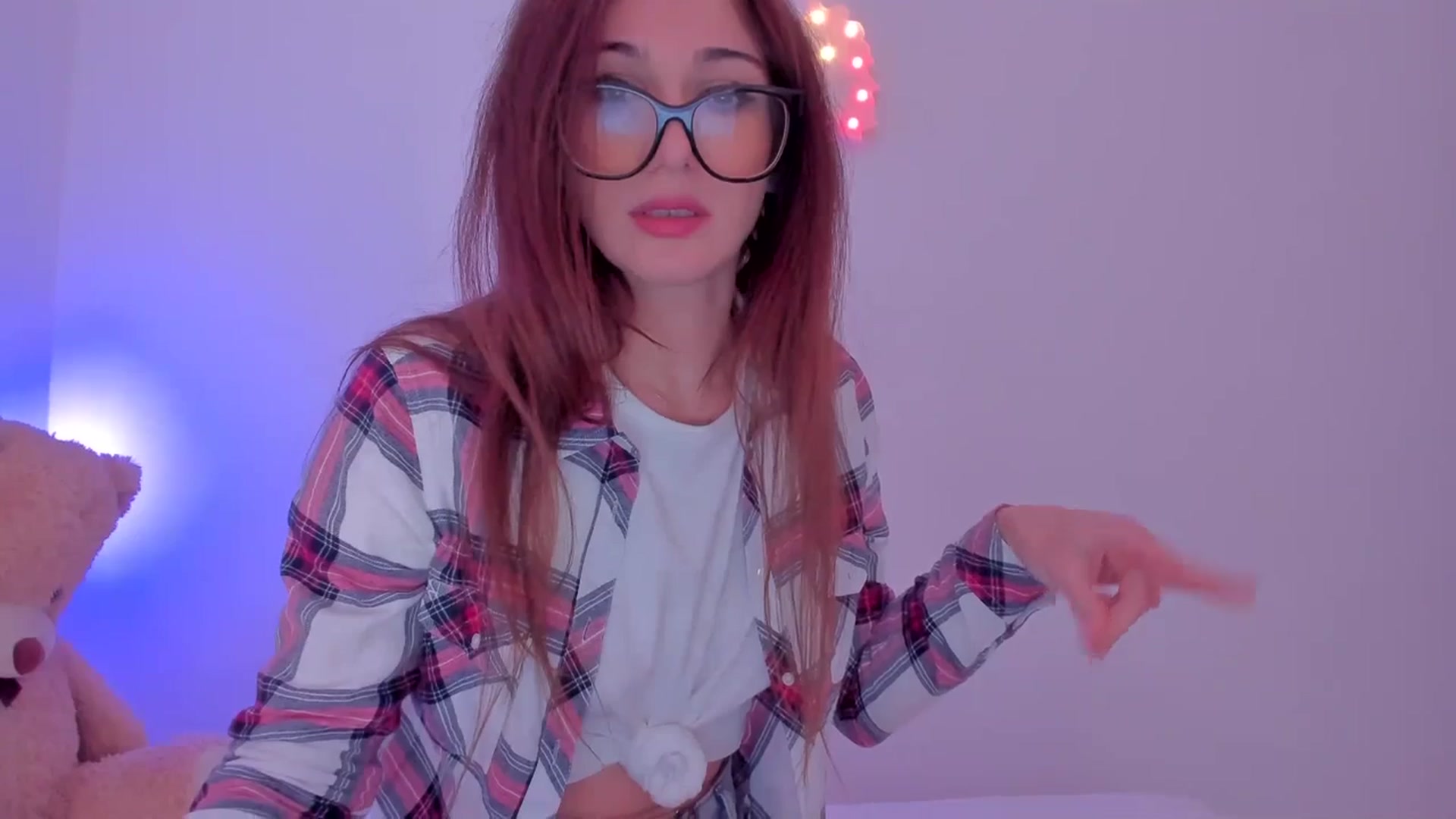 Gallery image thumbnail from LivM_'s myfreecams stream on, 12/29/2023, 09:25 image 7 of 20