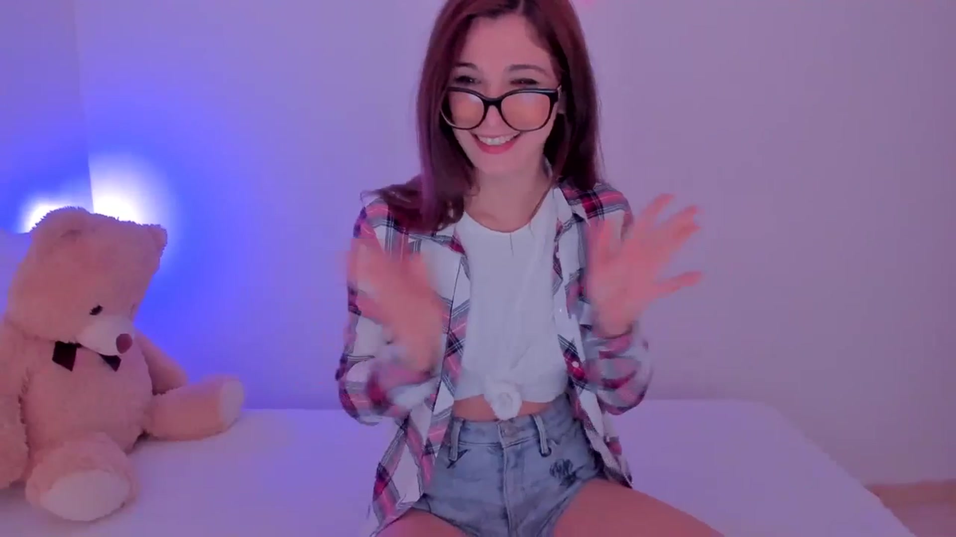 Gallery image thumbnail from LivM_'s myfreecams stream on, 12/29/2023, 09:25 image 2 of 20