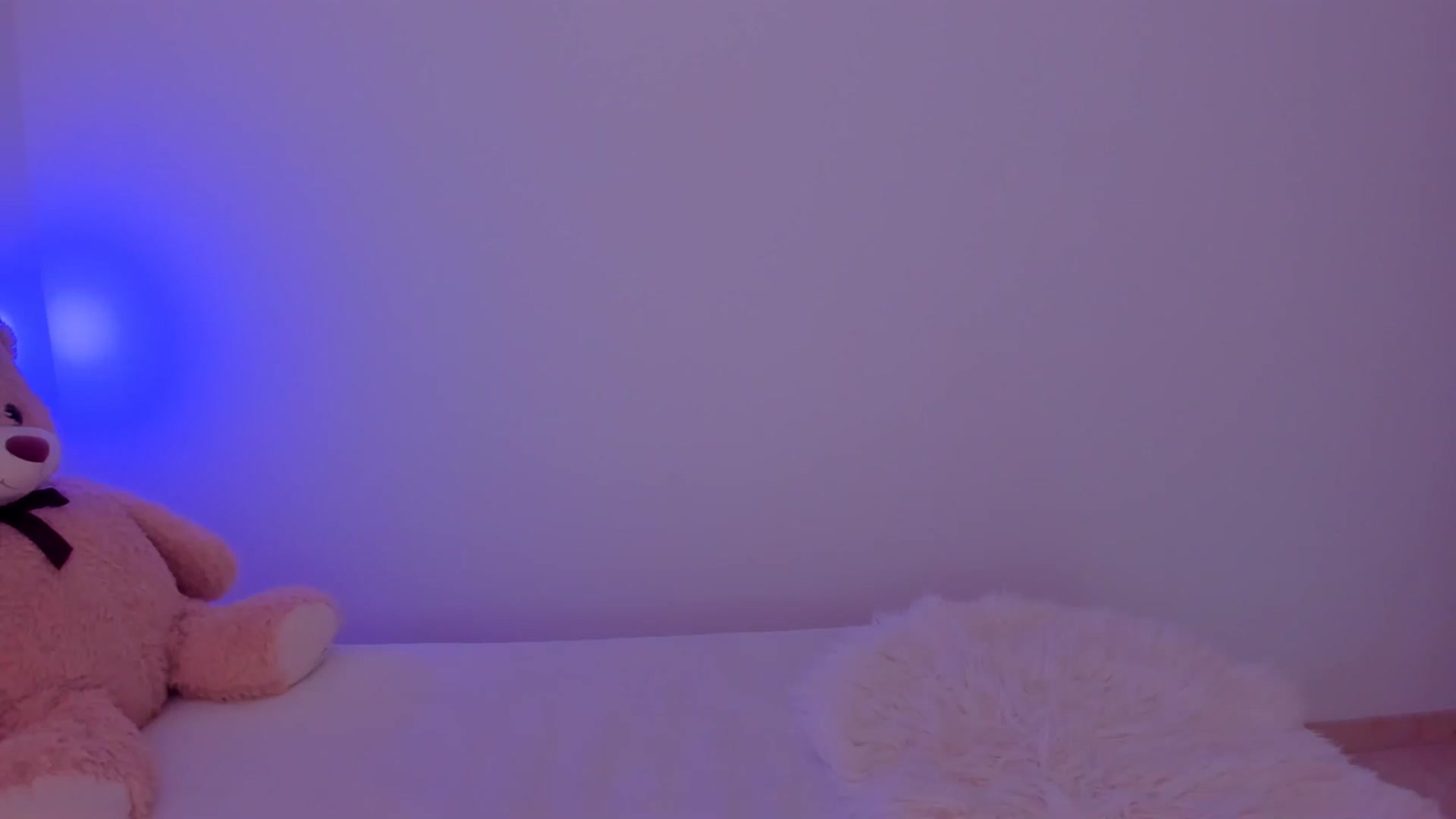 Gallery image thumbnail from LivM_'s myfreecams stream on, 01/08/2024, 08:35 image 11 of 20
