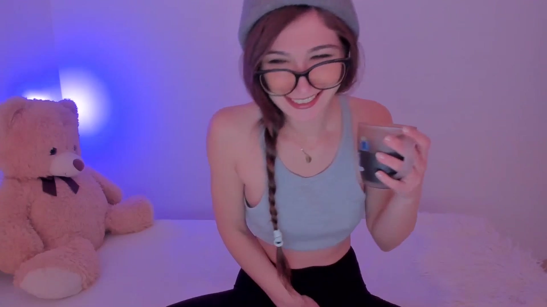 Gallery image thumbnail from LivM_'s myfreecams stream on, 01/10/2024, 08:47 image 8 of 20