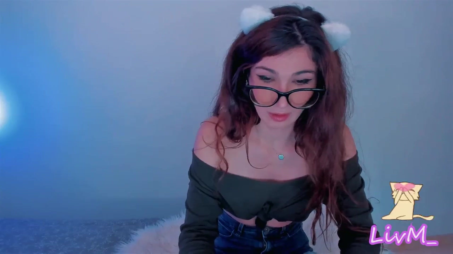 Gallery image thumbnail from LivM_'s myfreecams stream on, 02/18/2024, 09:33 image 20 of 20