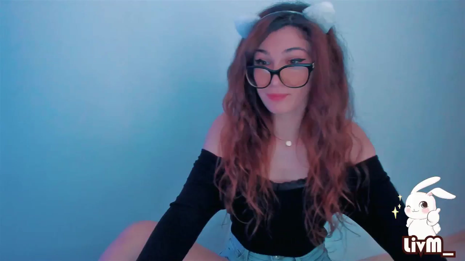 Gallery image thumbnail from LivM_'s myfreecams stream on, 03/11/2024, 08:36 image 18 of 20