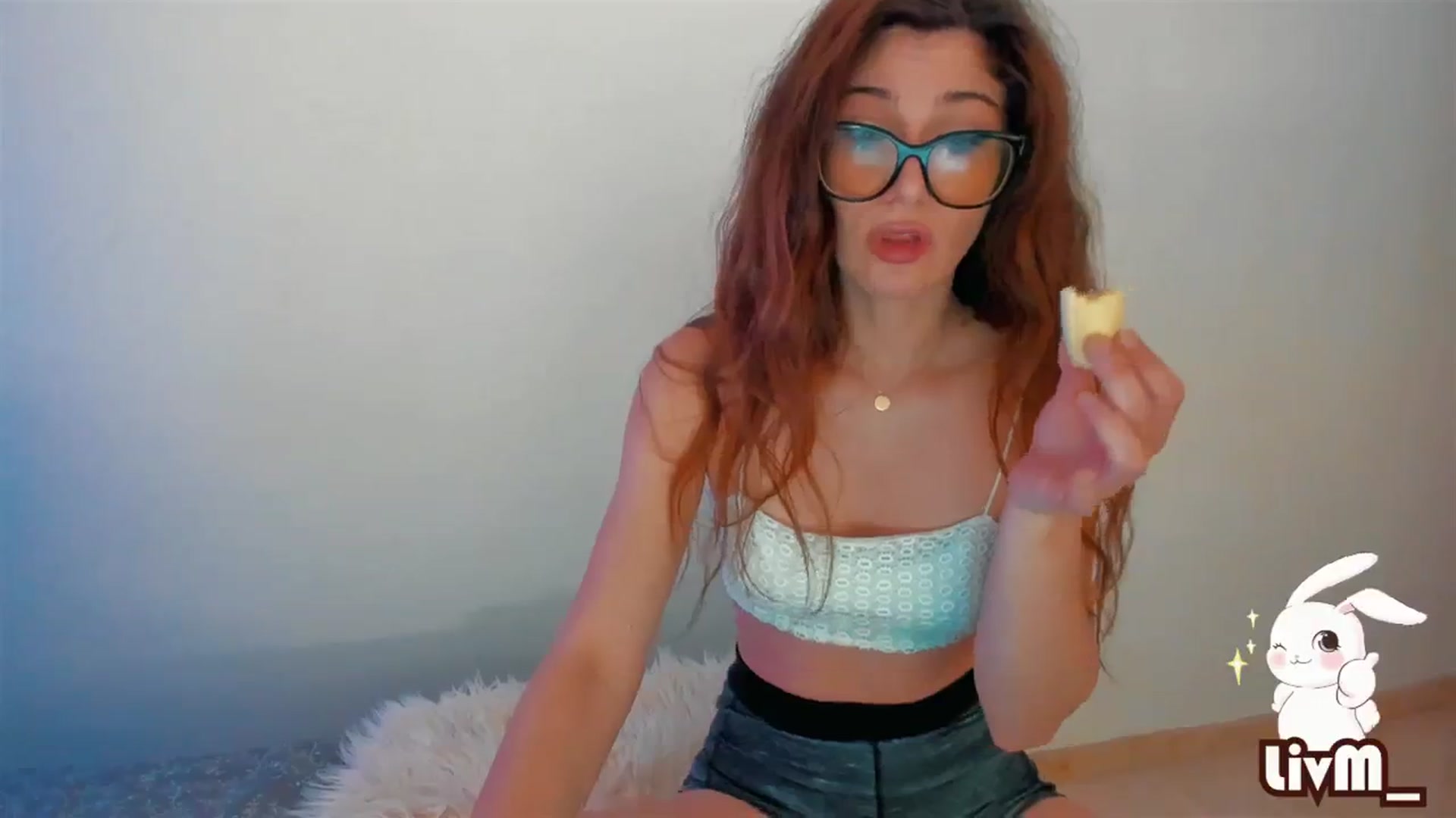 Gallery image thumbnail from LivM_'s myfreecams stream on, 03/18/2024, 07:36 image 16 of 20