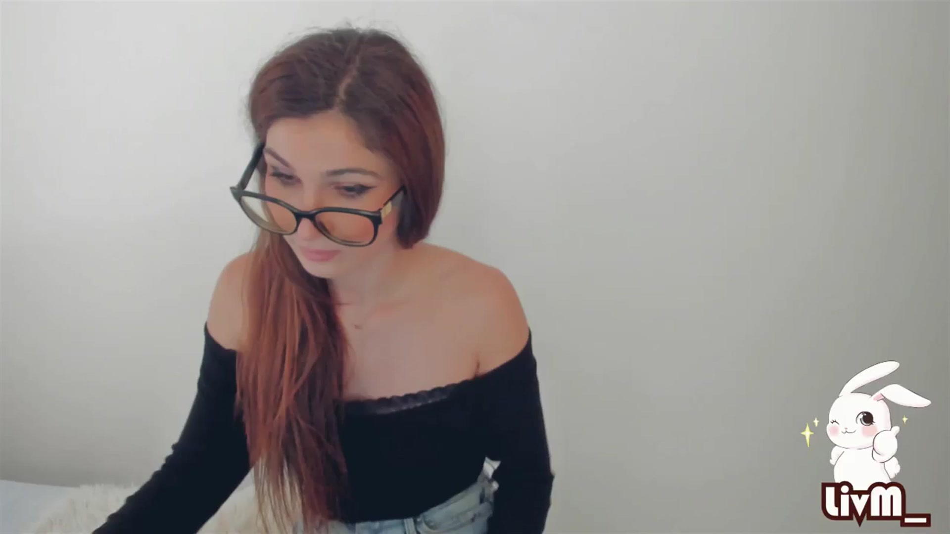 Gallery image thumbnail from LivM_'s myfreecams stream on, 03/24/2024, 09:03 image 14 of 20