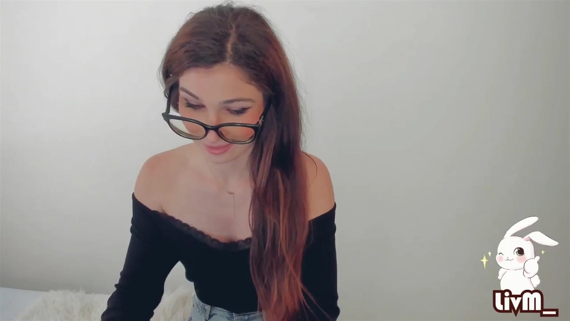Gallery image thumbnail from LivM_'s myfreecams stream on, 03/24/2024, 09:03 image 8 of 20
