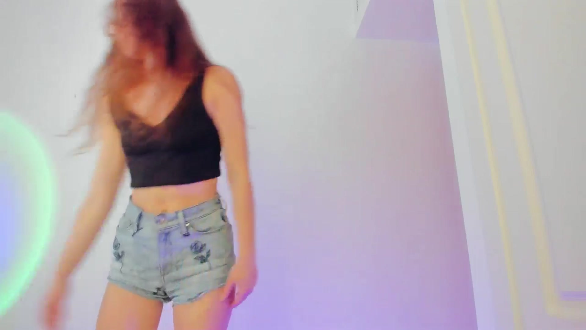 Gallery image thumbnail from LivM_'s myfreecams stream on, 04/27/2024, 08:00 image 12 of 20