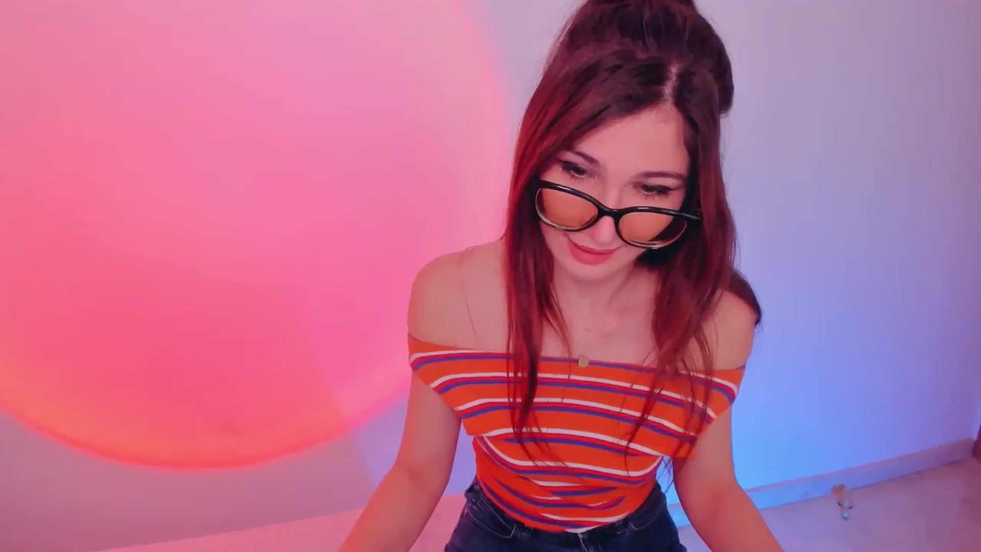 Gallery image thumbnail from LivM_'s myfreecams stream on, 05/07/2024, 08:26 image 9 of 20