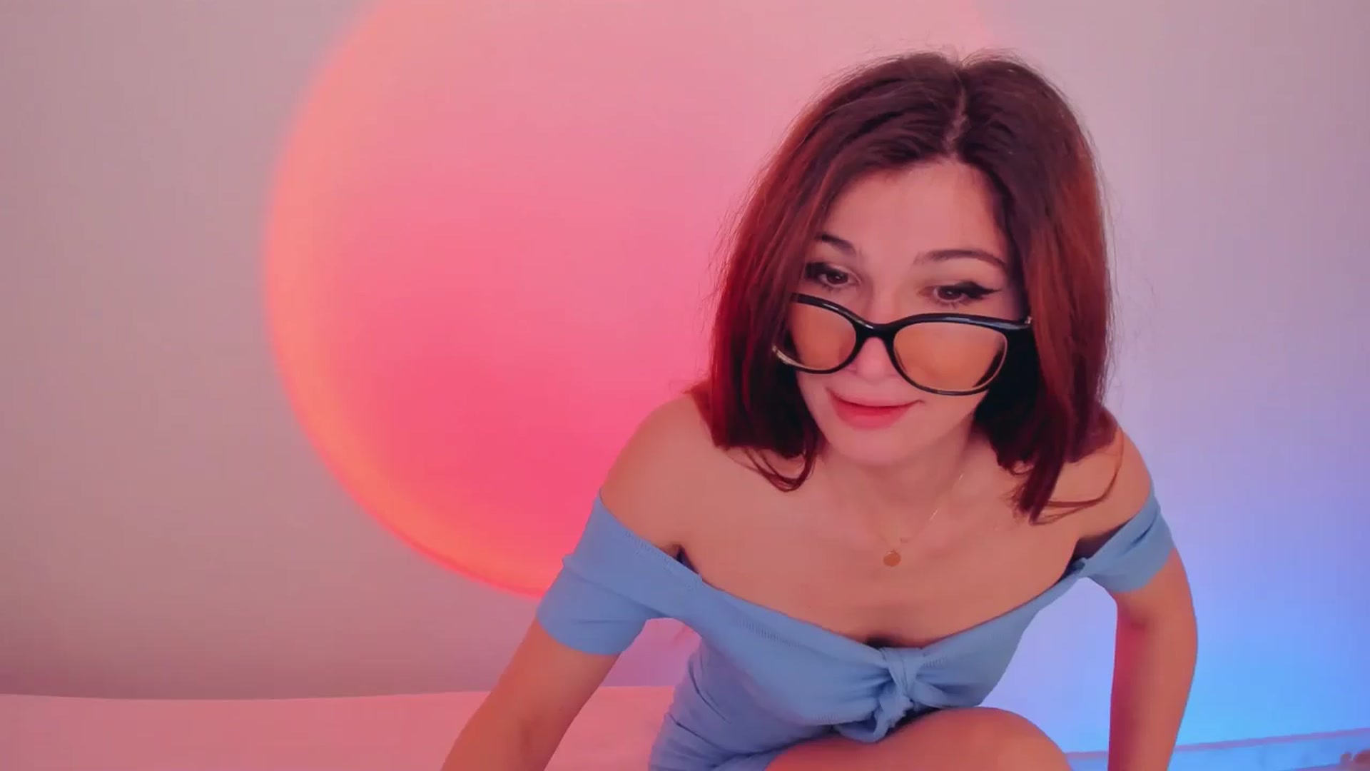 Gallery image thumbnail from LivM_'s myfreecams stream on, 05/08/2024, 08:01 image 10 of 20