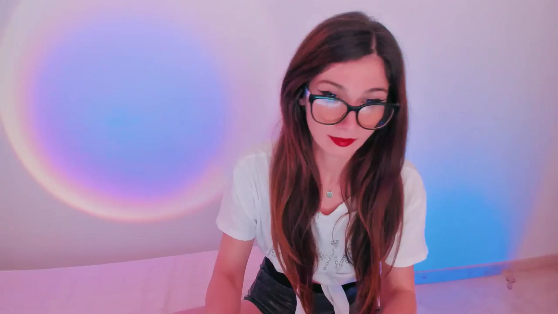 Gallery image thumbnail from LivM_'s myfreecams stream on, 05/19/2024, 08:29 image 14 of 20
