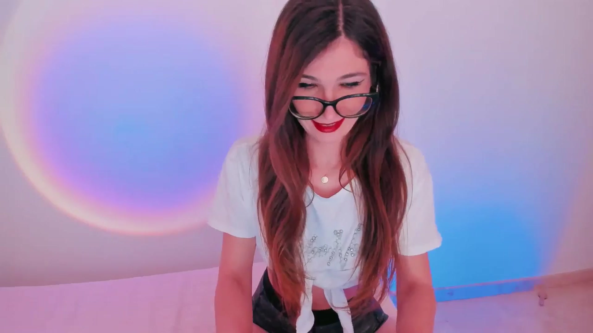 Gallery image thumbnail from LivM_'s myfreecams stream on, 05/19/2024, 08:29 image 12 of 20