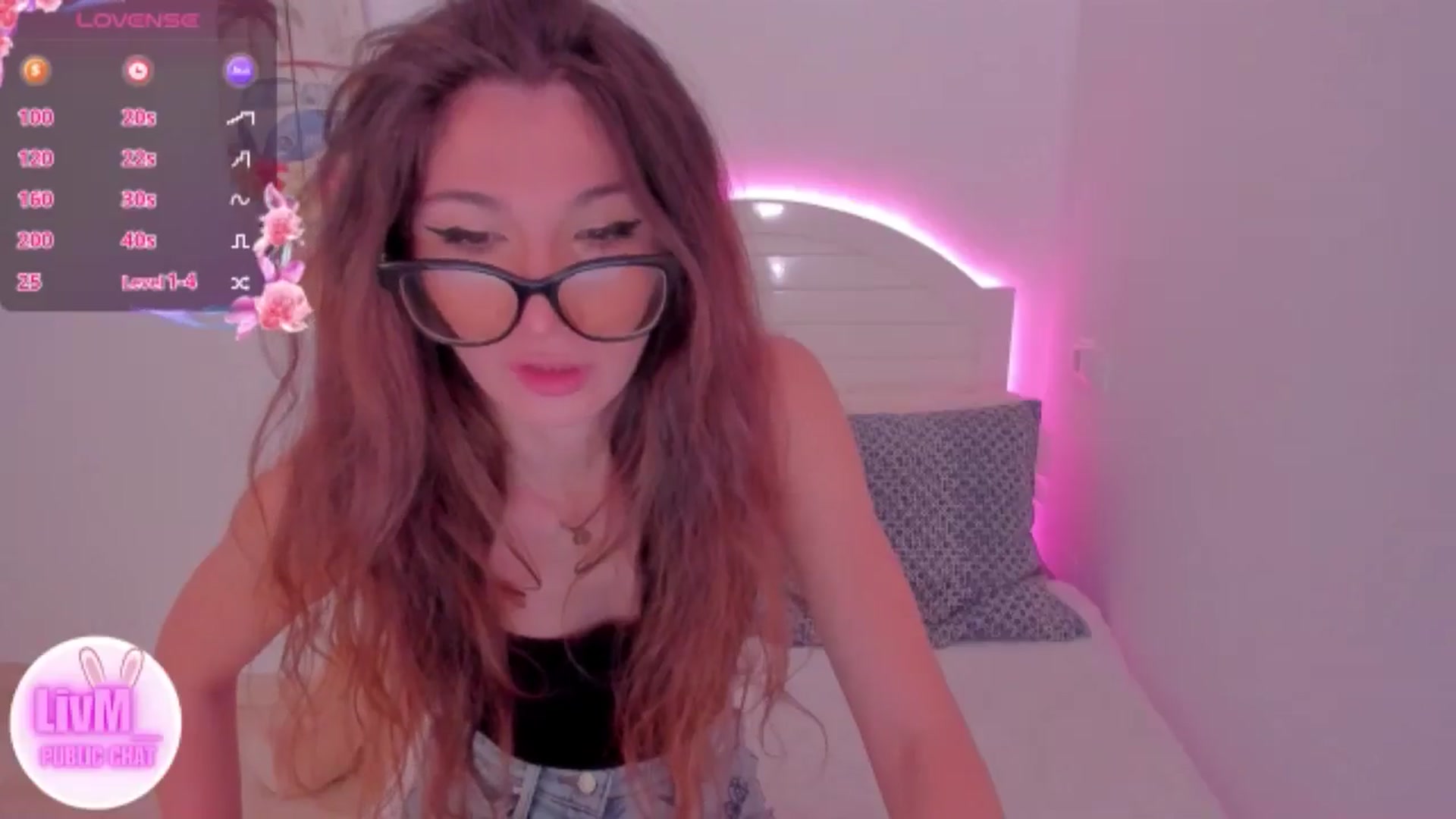 Gallery image thumbnail from LivM_'s myfreecams stream on, 09/23/2024, 07:11 image 13 of 20