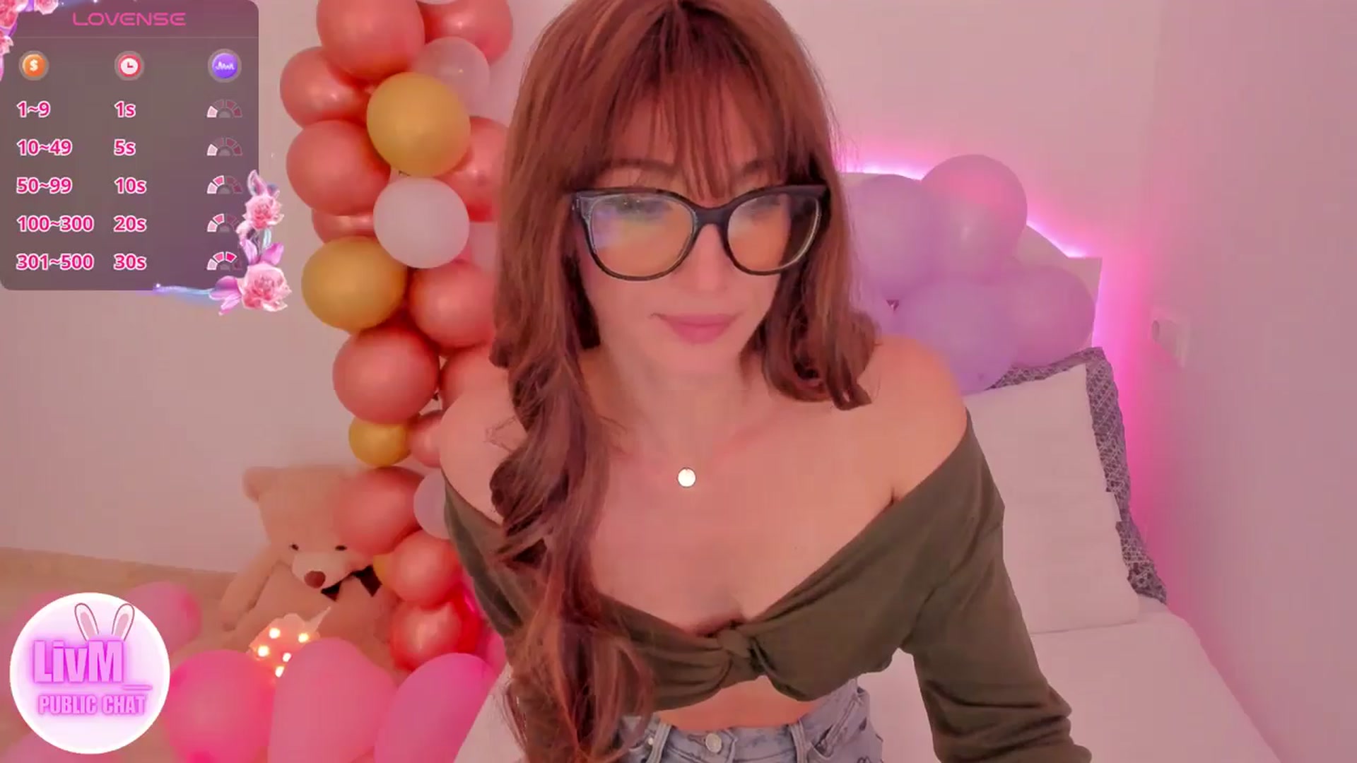 Gallery image thumbnail from LivM_'s myfreecams stream on, 10/04/2024, 08:12 image 20 of 20