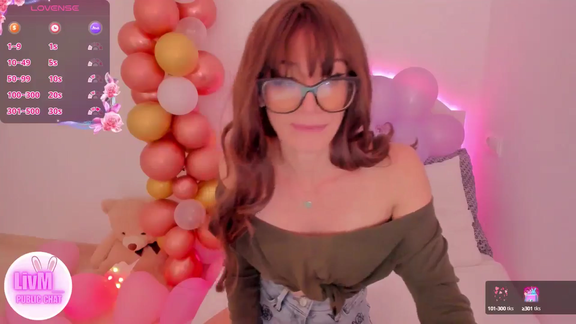 Gallery image thumbnail from LivM_'s myfreecams stream on, 10/04/2024, 08:12 image 2 of 20