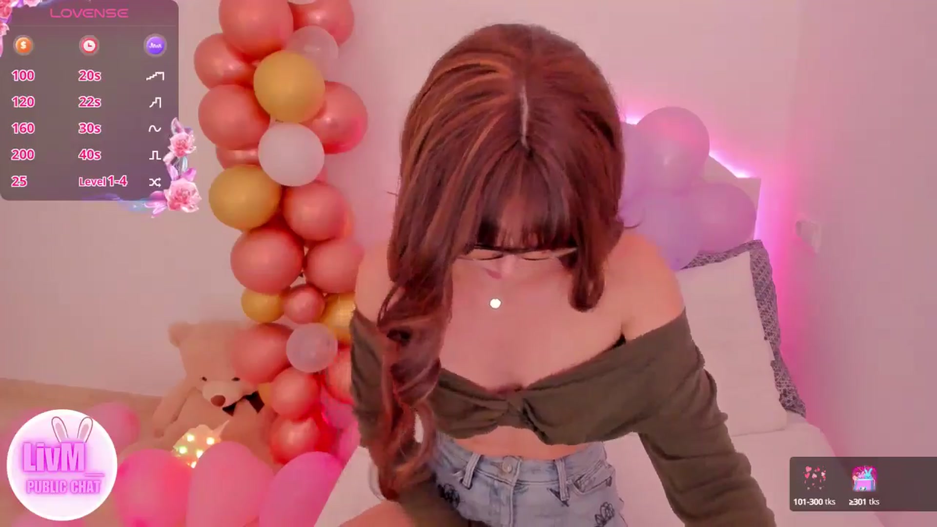 Gallery image thumbnail from LivM_'s myfreecams stream on, 10/04/2024, 08:12 image 19 of 20