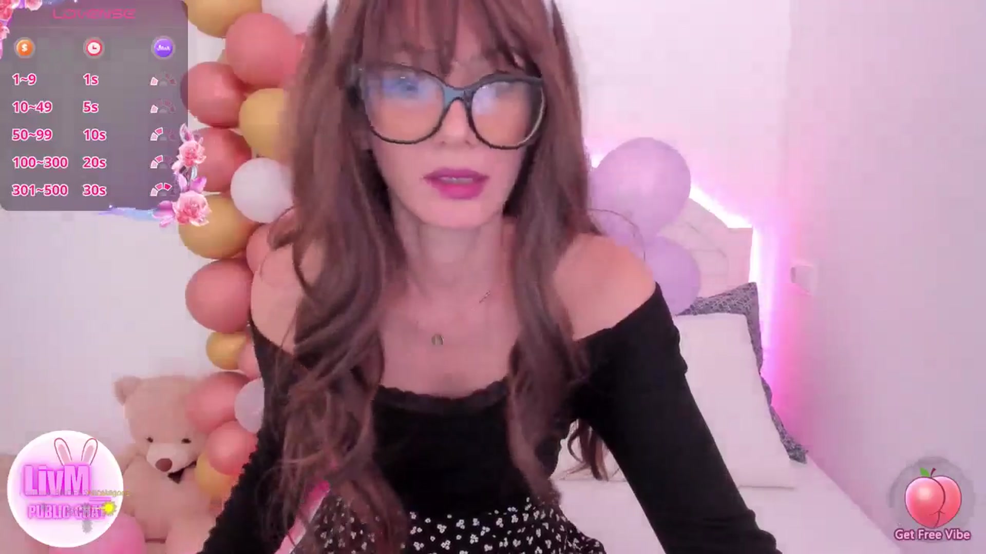 Gallery image thumbnail from LivM_'s myfreecams stream on, 10/05/2024, 08:14 image 8 of 20