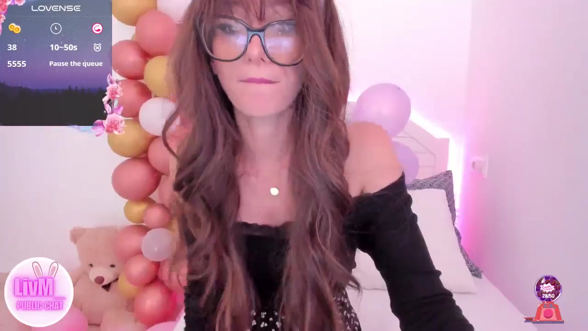 Gallery image thumbnail from LivM_'s myfreecams stream on, 10/05/2024, 08:14 image 16 of 20