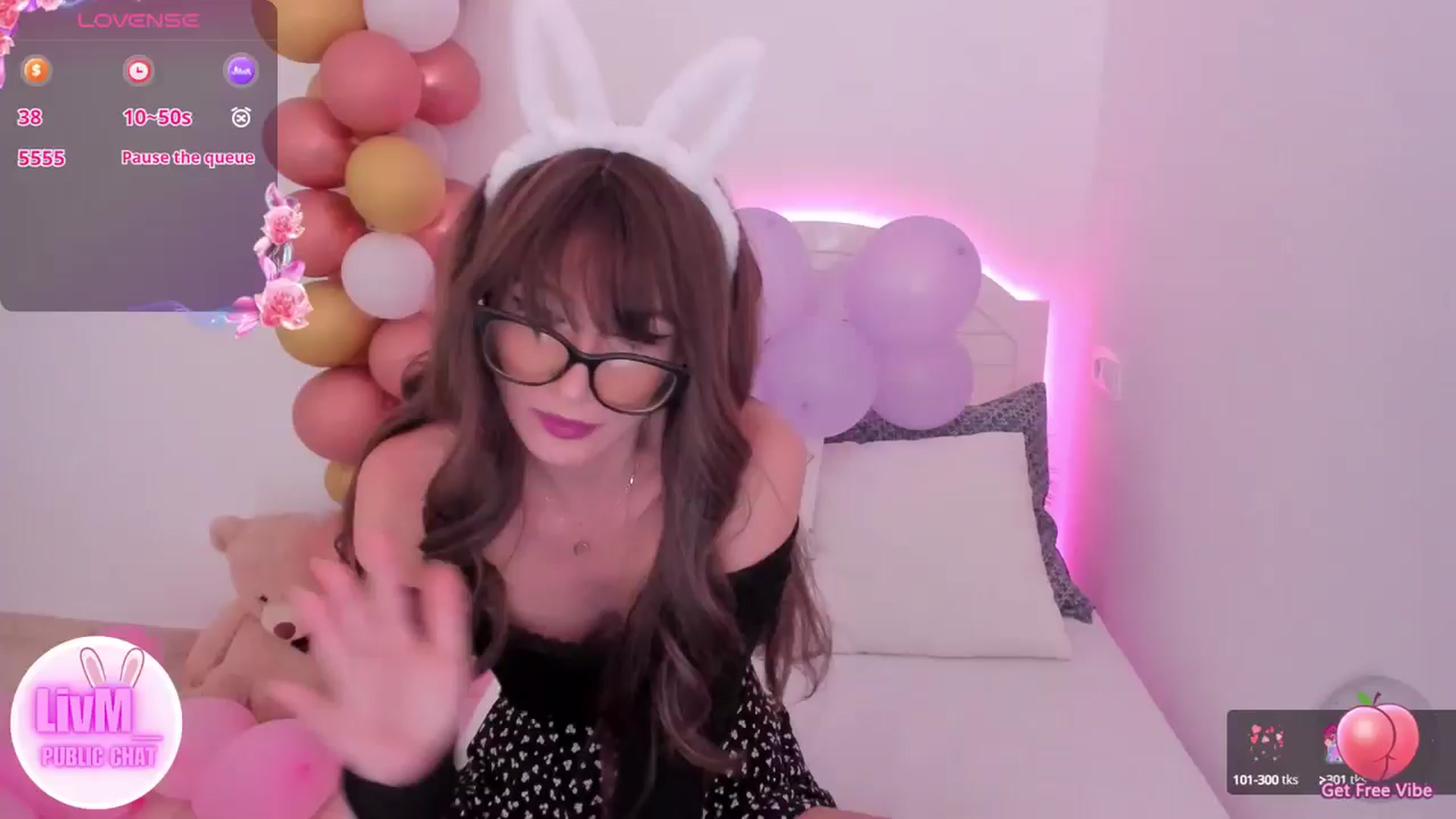 Gallery image thumbnail from LivM_'s myfreecams stream on, 10/05/2024, 08:14 image 1 of 20