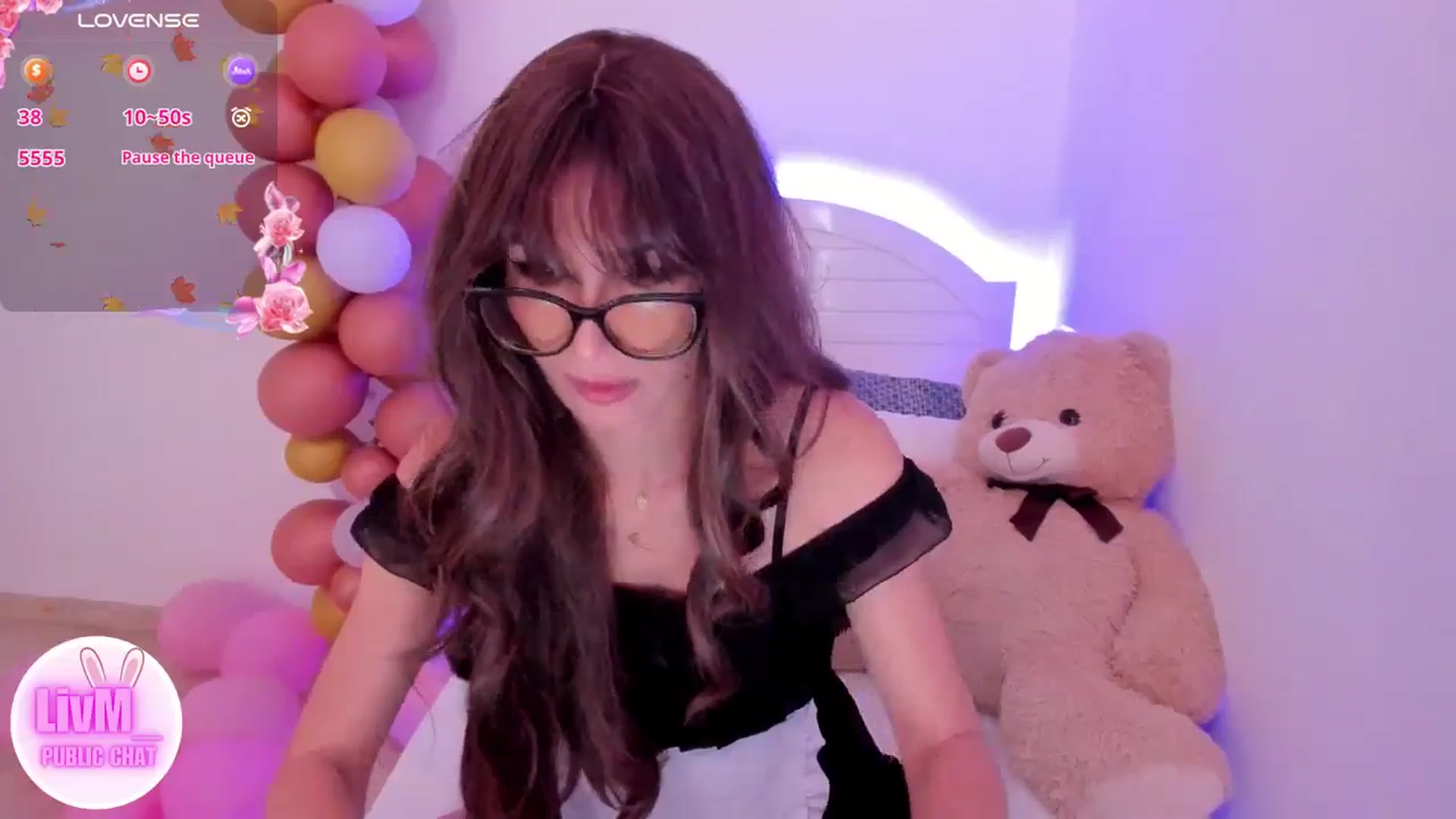 Gallery image thumbnail from LivM_'s myfreecams stream on, 10/09/2024, 07:35 image 9 of 20