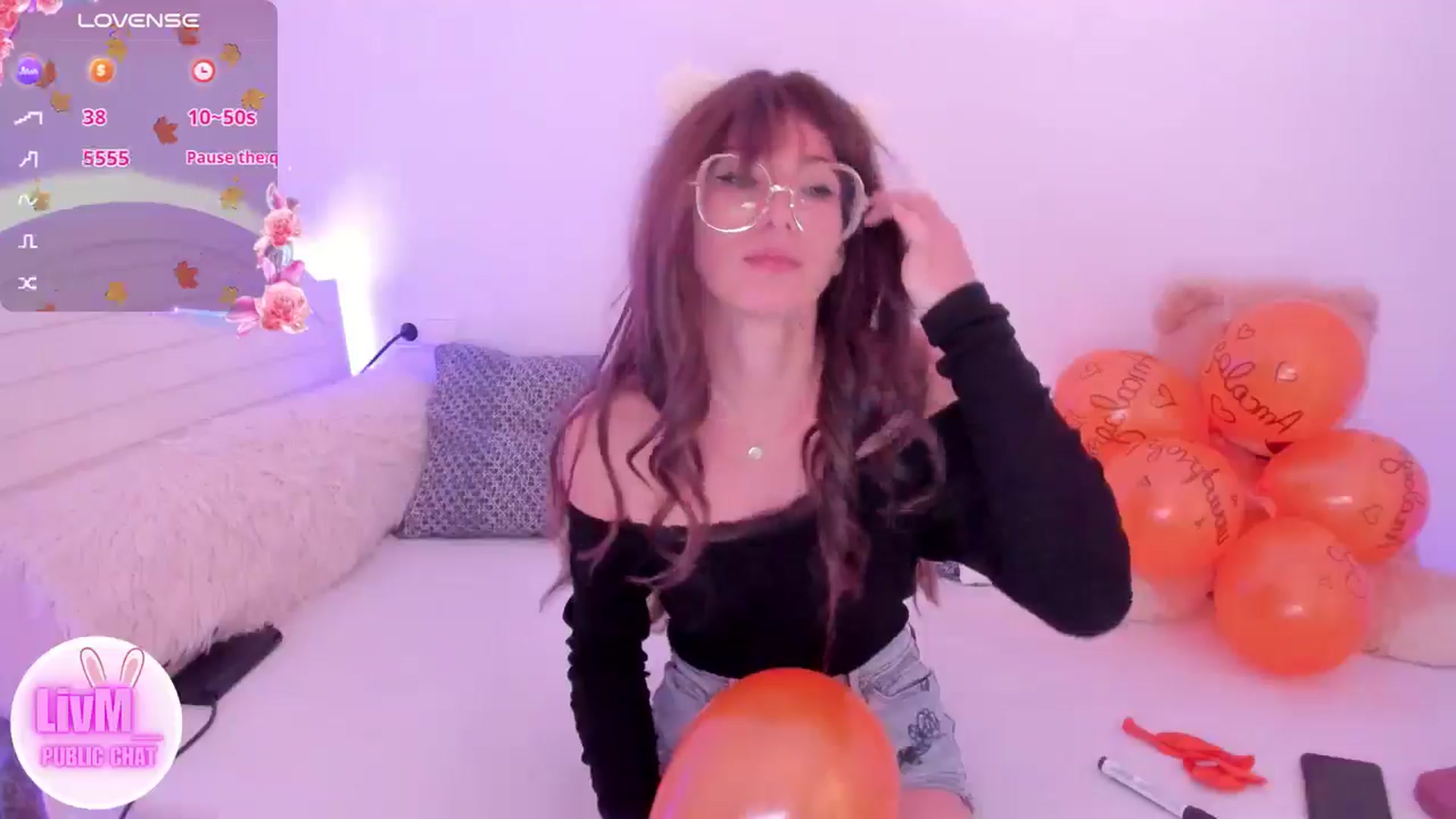 Gallery image thumbnail from LivM_'s myfreecams stream on, 10/25/2024, 08:31 image 6 of 20