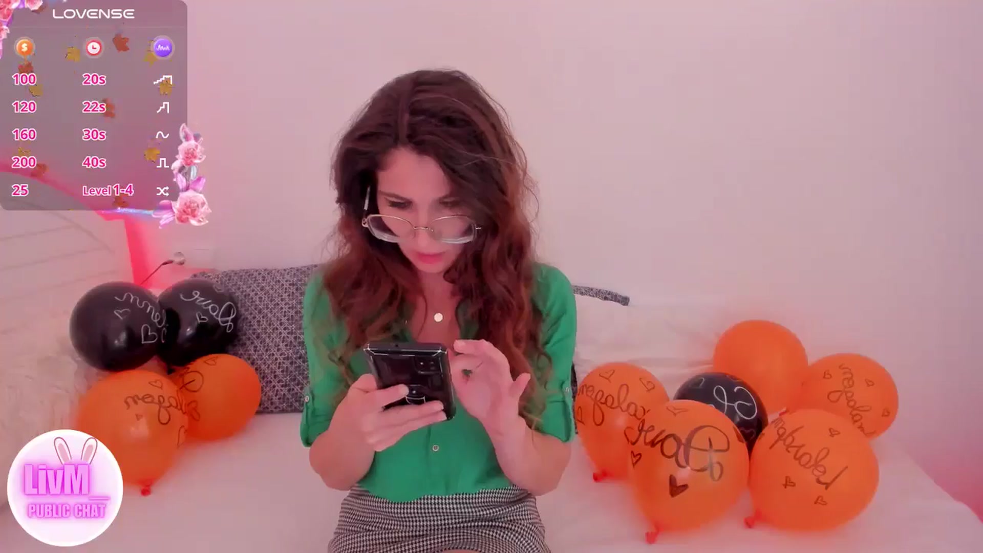 Gallery image thumbnail from LivM_'s myfreecams stream on, 10/26/2024, 08:13 image 17 of 20