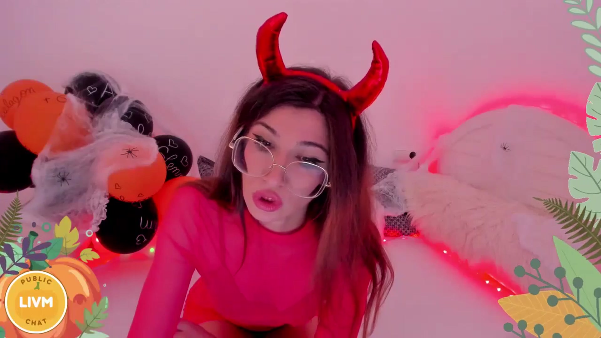 Gallery image thumbnail from LivM_'s myfreecams stream on, 10/30/2024, 08:40 image 17 of 20