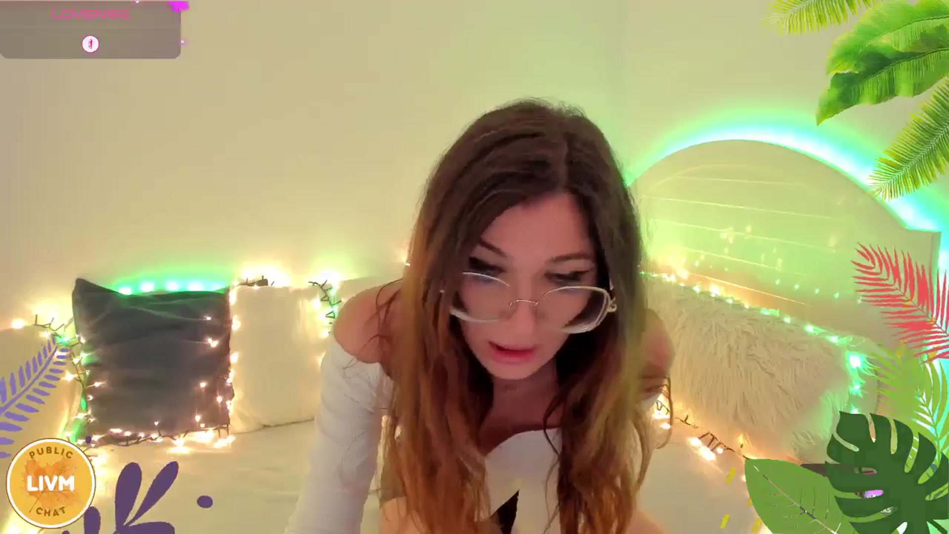 Gallery image thumbnail from LivM_'s myfreecams stream on, 11/06/2024, 09:33 image 6 of 20